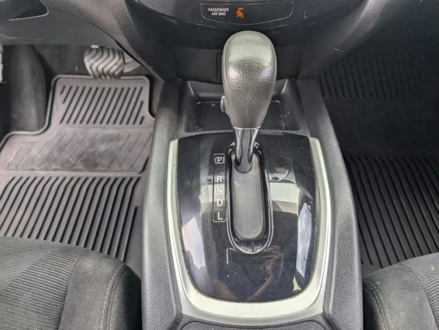 2016 /Charcoal Nissan Rogue SV (5N1AT2MT7GC) with an Other engine, located at 804 22nd Ave, Phenix City, AL, 36870, (334) 297-1860, 32.484749, -85.024475 - Discover the perfect blend of style, comfort, and functionality with this stunning 2016 Nissan Rogue SV, available now at Gils Auto in Phenix City, AL. Whether you're navigating busy city streets or embarking on a weekend adventure, this spacious SUV is designed to fit your lifestyle seamlessly. Wit - Photo#13