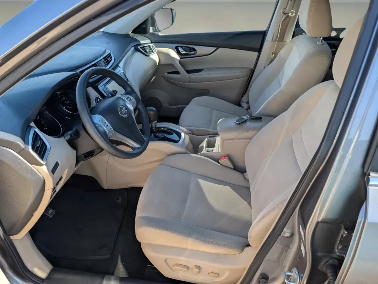 2016 /Almond Nissan Rogue SV (KNMAT2MV8GP) with an Other engine, located at 3959 U.S. 80 W, Phenix City, AL, 36870, (334) 297-4885, 32.469296, -85.135185 - **Elevate Your Adventures with the 2016 Nissan Rogue SV AWD Perfect for Your Lifestyle!**<br /> <br /> Are you looking for the ideal vehicle that combines space, safety, and style? Look no further than this stunning 2016 Nissan Rogue SV AWD, now available at Gils Auto, your premier Buy Here Pay Her - Photo#9