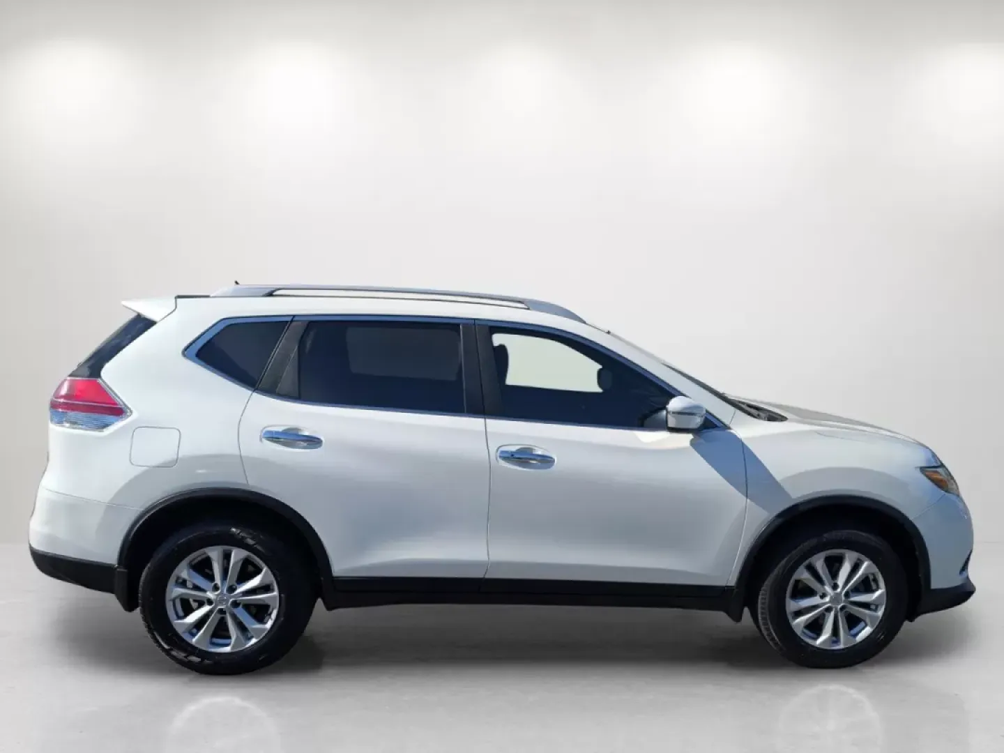 2016 /Almond Nissan Rogue SV (5N1AT2MT5GC) with an Other engine, located at 521 Old Farm Lane Rd, Prattville, AL, 36066, (334) 325-1505, 32.482460, -86.416367 - Discover the ultimate blend of comfort, style, and reliability with this **2016 Nissan Rogue SV**, an ideal choice for families, daily commuters, or anyone seeking adventure on the go. This versatile SUV, available at **Gils Auto**, located at **3959 U.S. 80 W, Phenix City, AL 36870**, is designed t - Photo#3