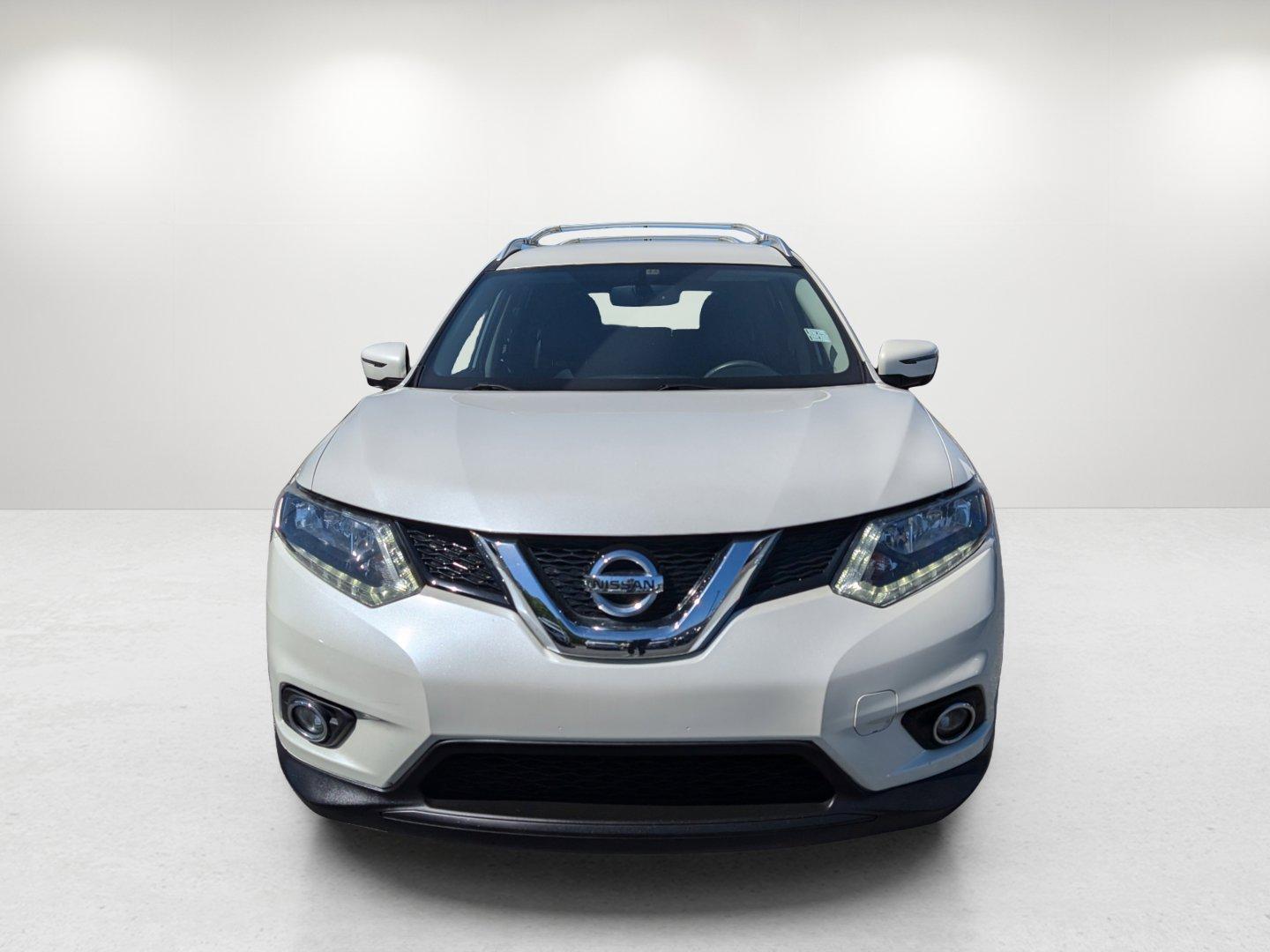 2016 /Charcoal Nissan Rogue SL (KNMAT2MT0GP) with an Regular Unleaded I-4 2.5 L/152 engine, 1-Speed CVT w/OD transmission, located at 1430 Gateway Drive, Opelika, AL, 36801, (334) 239-0944, 32.637871, -85.409790 - 2016 Nissan Rogue SL - Photo#1