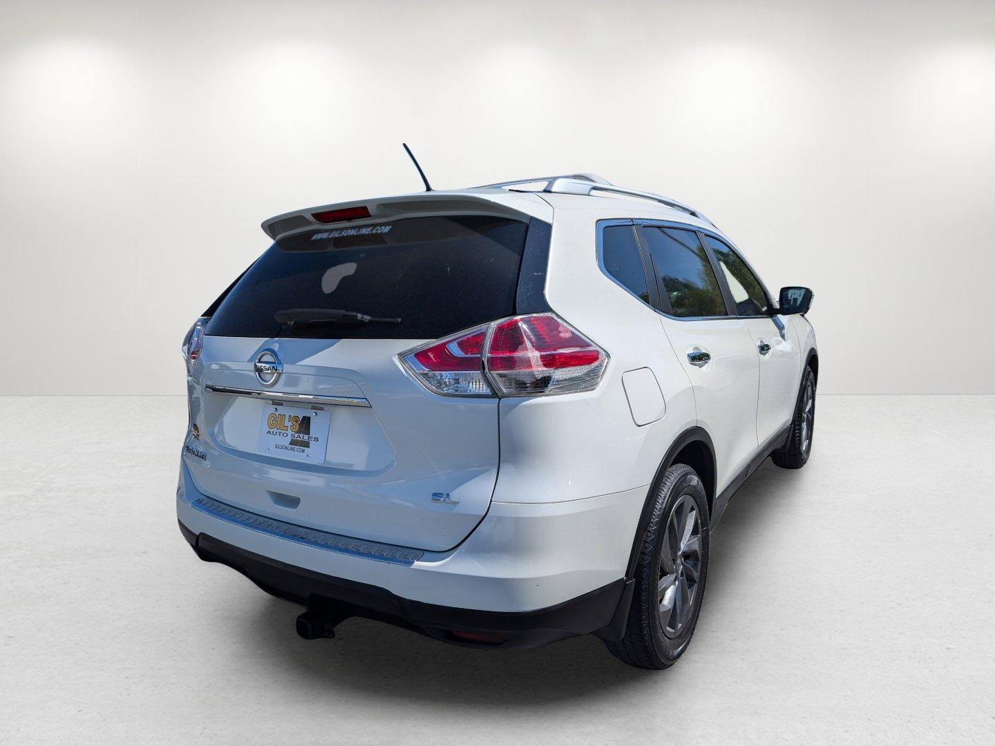 2016 /Charcoal Nissan Rogue SL (KNMAT2MT0GP) with an Regular Unleaded I-4 2.5 L/152 engine, 1-Speed CVT w/OD transmission, located at 1430 Gateway Drive, Opelika, AL, 36801, (334) 239-0944, 32.637871, -85.409790 - 2016 Nissan Rogue SL - Photo#4