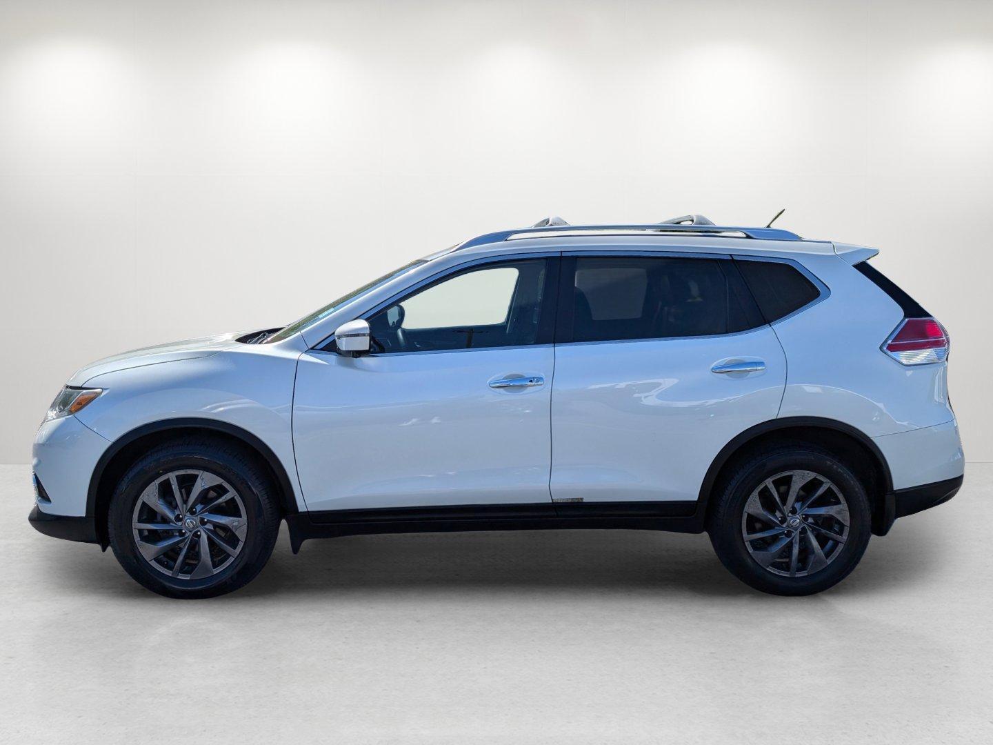 2016 /Charcoal Nissan Rogue SL (KNMAT2MT0GP) with an Regular Unleaded I-4 2.5 L/152 engine, 1-Speed CVT w/OD transmission, located at 1430 Gateway Drive, Opelika, AL, 36801, (334) 239-0944, 32.637871, -85.409790 - 2016 Nissan Rogue SL - Photo#7