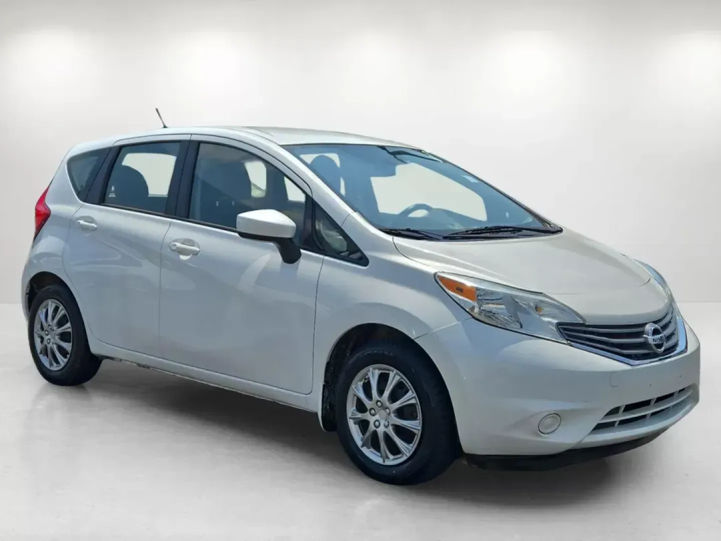 2016 /Charcoal Nissan Versa Note SV (3N1CE2CP5GL) with an Other engine, located at 7000 Northlake Connector, Columbus, GA, 31904, (706) 987-8085, 32.524975, -84.978134 - ### Discover Your Perfect Commuter Companion: 2016 Nissan Versa Note SV<br /> <br /> Are you in the market for a reliable and affordable vehicle that seamlessly fits into your busy lifestyle? Look no further than Gils Auto - Columbus #2! Located at 7000 Northlake Connector in Columbus, GA, our Buy H - Photo#2