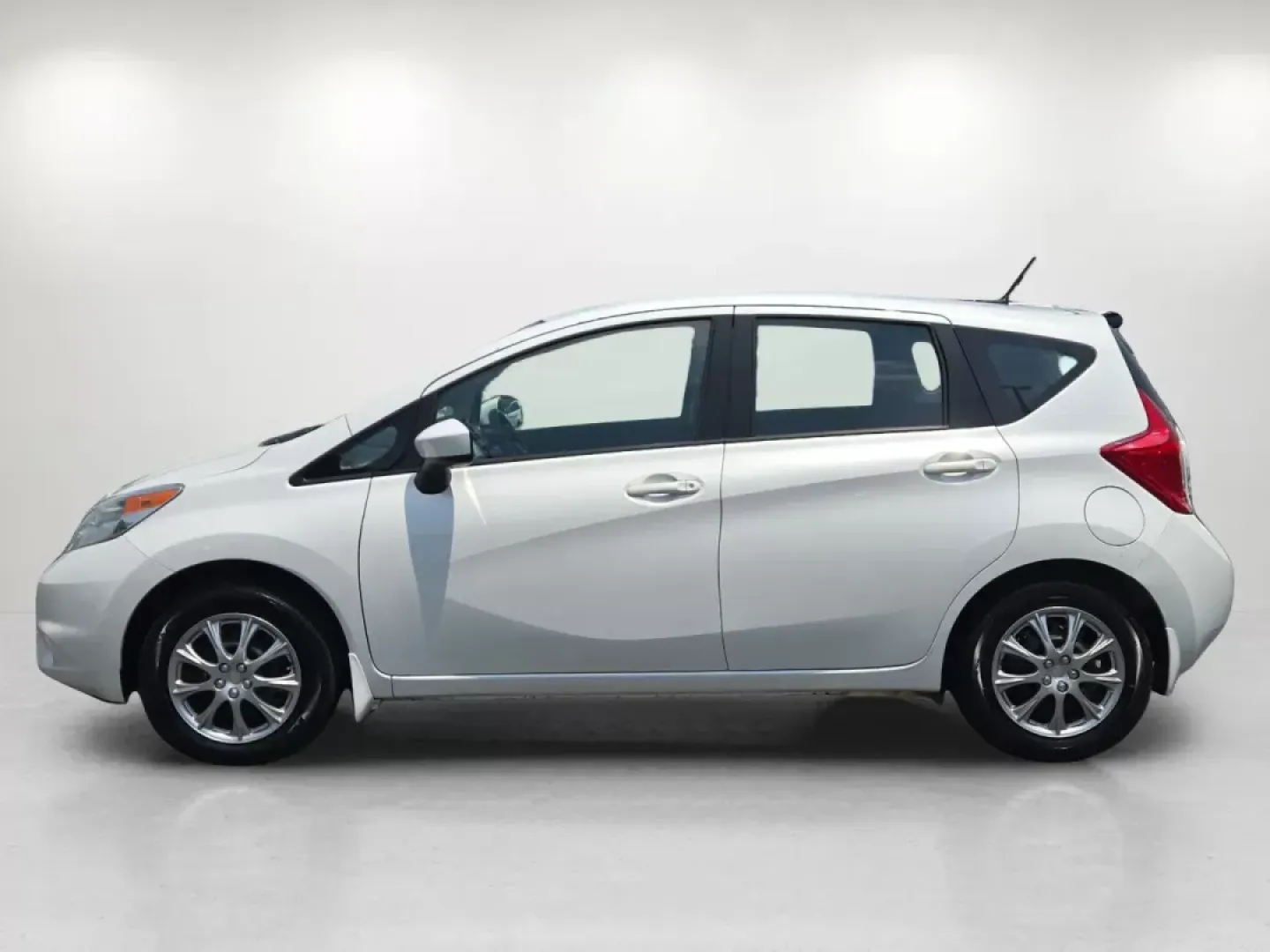 2016 /Charcoal Nissan Versa Note SV (3N1CE2CP5GL) with an Other engine, located at 7000 Northlake Connector, Columbus, GA, 31904, (706) 987-8085, 32.524975, -84.978134 - ### Discover Your Perfect Commuter Companion: 2016 Nissan Versa Note SV<br /> <br /> Are you in the market for a reliable and affordable vehicle that seamlessly fits into your busy lifestyle? Look no further than Gils Auto - Columbus #2! Located at 7000 Northlake Connector in Columbus, GA, our Buy H - Photo#7