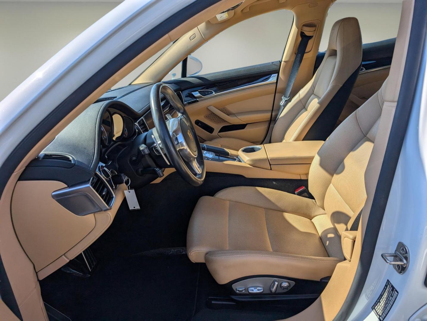 2016 Porsche Panamera (WP0AA2A70GL) with an Premium Unleaded V-6 3.6 L/220 engine, 7-Speed Auto-Shift Manual w/OD transmission, located at 3959 U.S. 80 W, Phenix City, AL, 36870, (334) 297-4885, 32.469296, -85.135185 - 2016 Porsche Panamera - Photo#10