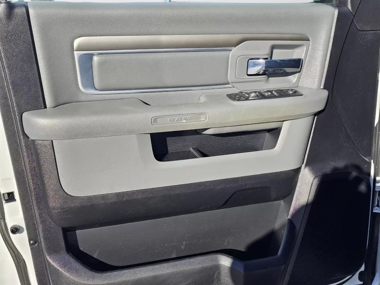 2016 /Diesel Gray/Black Ram 2500 SLT (3C6TR5DT2GG) with an Other engine, located at 804 22nd Ave, Phenix City, AL, 36870, (334) 297-1860, 32.484749, -85.024475 - **Discover Your Next Adventure with the 2016 Ram 2500 SLT at Gils Auto!**<br /> <br /> Whether you're hauling heavy loads, embarking on weekend adventures, or navigating daily commutes, the 2016 Ram 2500 SLT is the versatile pickup truck you need. With its robust build and impressive features, this - Photo#8