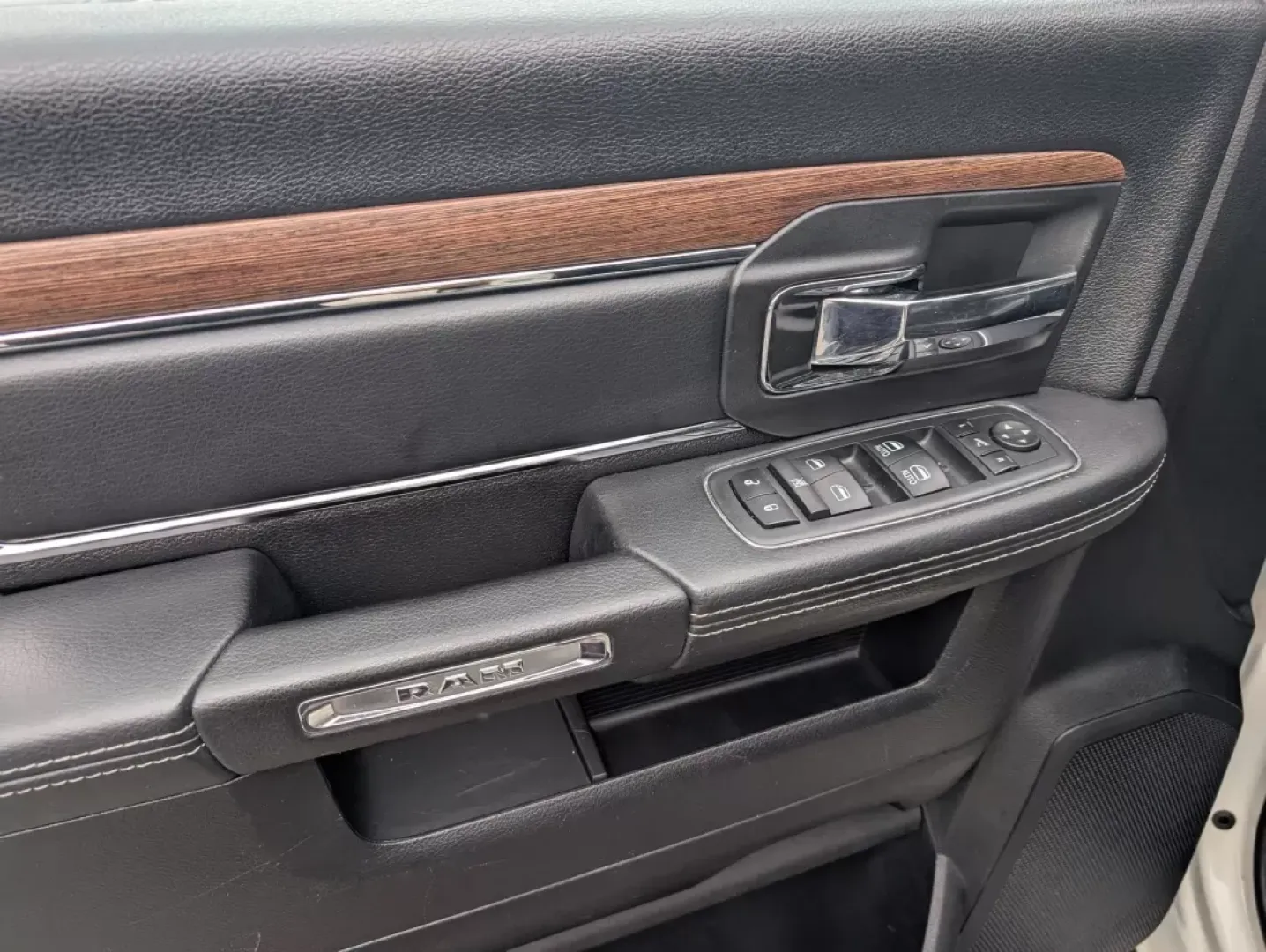 2016 /Black Ram 2500 Laramie (3C6UR5FL7GG) with an Other engine, located at 804 22nd Ave, Phenix City, AL, 36870, (334) 297-1860, 32.484749, -85.024475 - **Discover Your Next Adventure with the 2016 Ram 2500 Laramie Crew Cab Pickup at Gils Auto, Phenix City!**<br /> <br /> Are you ready to tackle both your workweek and weekend adventures with unmatched confidence? The 2016 Ram 2500 Laramie is your perfect companion for fulfilling all your hauling nee - Photo#8