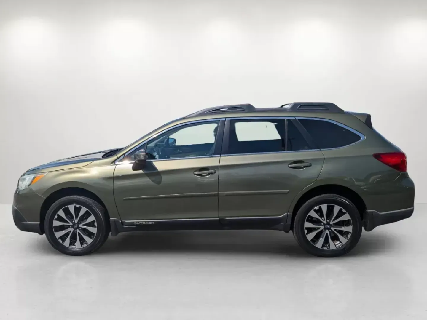 2016 /Warm Ivory Subaru Outback 2.5i Limited (4S4BSBNC2G3) with an Regular Unleaded H-4 2.5 L/152 engine, 6-Speed CVT w/OD transmission, located at 1430 Gateway Drive, Opelika, AL, 36801, (334) 239-0944, 32.637871, -85.409790 - 2016 Subaru Outback 2.5i Limited - Photo#8