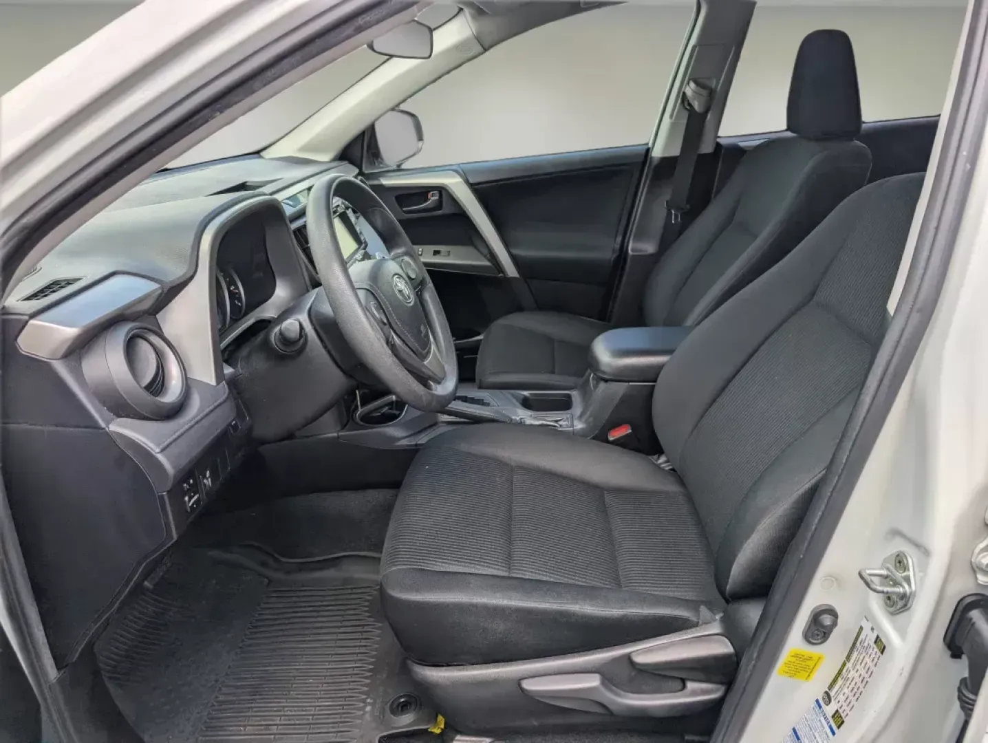 2016 Toyota RAV4 LE (2T3BFREV0GW) with an Other engine, located at 5115 14th Ave., Columbus, GA, 31904, (706) 323-0345, 32.511494, -84.971046 - **Explore New Adventures with the 2016 Toyota RAV4 LE Perfect for Your Active Lifestyle!**<br /> <br /> Are you ready to elevate your daily commute or weekend getaway? The 2016 Toyota RAV4 LE is here to accompany you on all your journeys, whether you're navigating the bustling streets of Columbus, - Photo#9