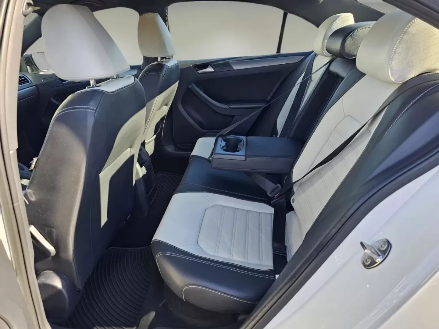 2016 Volkswagen Jetta 1.8T Sport (3VWD17AJ2GM) with an Other engine, located at 804 22nd Ave, Phenix City, AL, 36870, (334) 297-1860, 32.484749, -85.024475 - **Experience the Road Ahead with This 2016 Volkswagen Jetta 1.8T Sport at Gils Auto Phenix City**<br /> <br /> Are you seeking a reliable and stylish sedan that fits seamlessly into your lifestyle? Whether you're commuting to work, running errands around Phenix City, or heading out on weekend adven - Photo#14