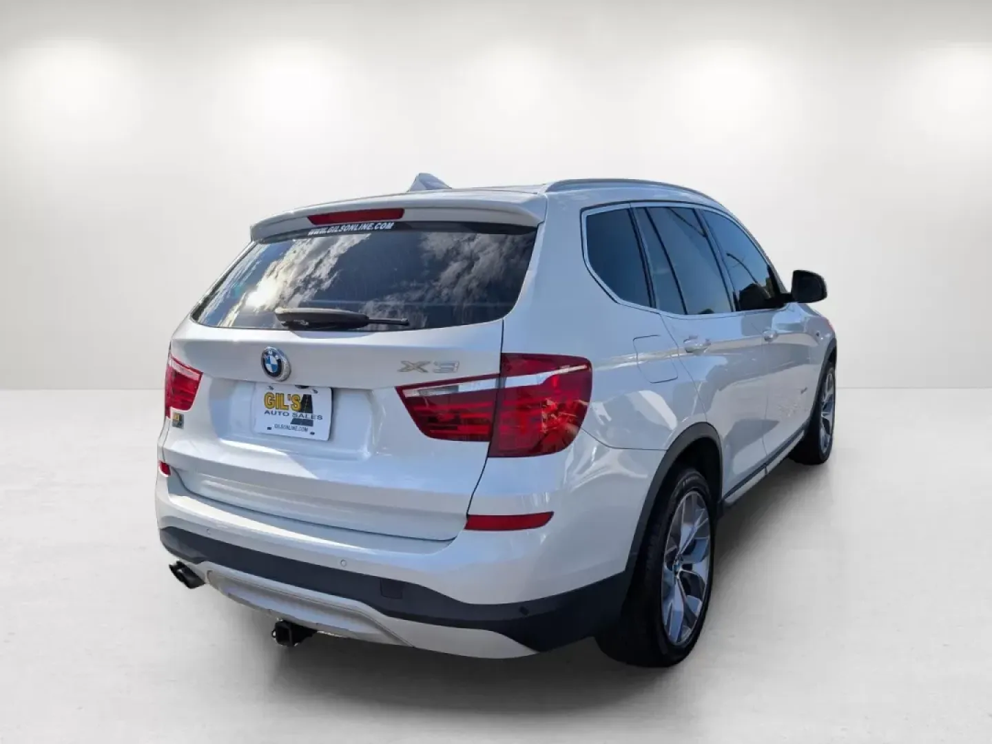 2017 BMW X3 sDrive28i (5UXWZ7C32H0) with an Other engine, located at 1430 Gateway Drive, Opelika, AL, 36801, (334) 239-0944, 32.637871, -85.409790 - Discover the perfect blend of luxury and practicality with the 2017 BMW X3 sDrive28i, available now at Gils Auto in Phenix City, AL. This stunning white sport utility vehicle is designed for those who crave adventure without compromising on comfort. Whether you're navigating daily commutes, embarkin - Photo#4