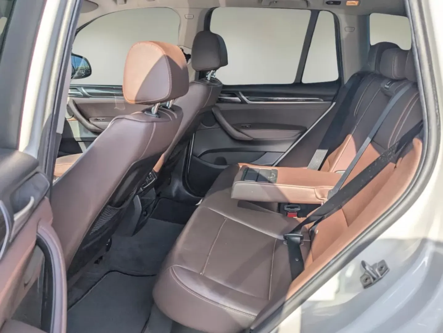 2017 BMW X3 sDrive28i (5UXWZ7C32H0) with an Other engine, located at 1430 Gateway Drive, Opelika, AL, 36801, (334) 239-0944, 32.637871, -85.409790 - Discover the perfect blend of luxury and practicality with the 2017 BMW X3 sDrive28i, available now at Gils Auto in Phenix City, AL. This stunning white sport utility vehicle is designed for those who crave adventure without compromising on comfort. Whether you're navigating daily commutes, embarkin - Photo#10
