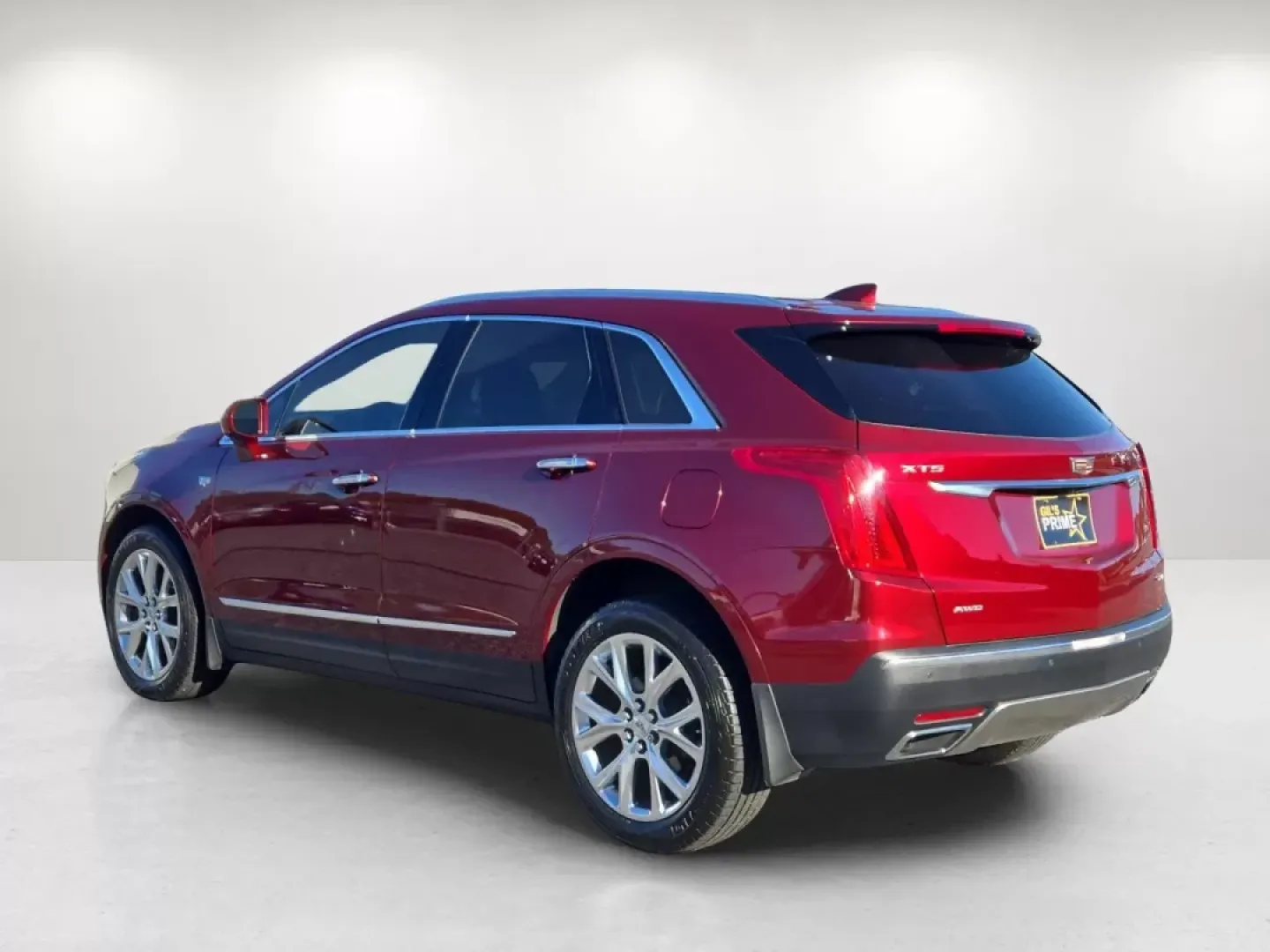 2017 /Maple Sugar Cadillac XT5 Platinum AWD (1GYKNFRS1HZ) with an Other engine, located at 3959 U.S. 80 W, Phenix City, AL, 36870, (334) 297-4885, 32.469296, -85.135185 - **Unleash Luxury and Adventure with the 2017 Cadillac XT5 Platinum AWD at Gils Auto!**<br /> <br /> Imagine driving through the vibrant streets of Phenix City, AL, with the wind in your hair and the luxurious comfort of a 2017 Cadillac XT5 Platinum AWD. This SUV is designed for those who crave a lif - Photo#7