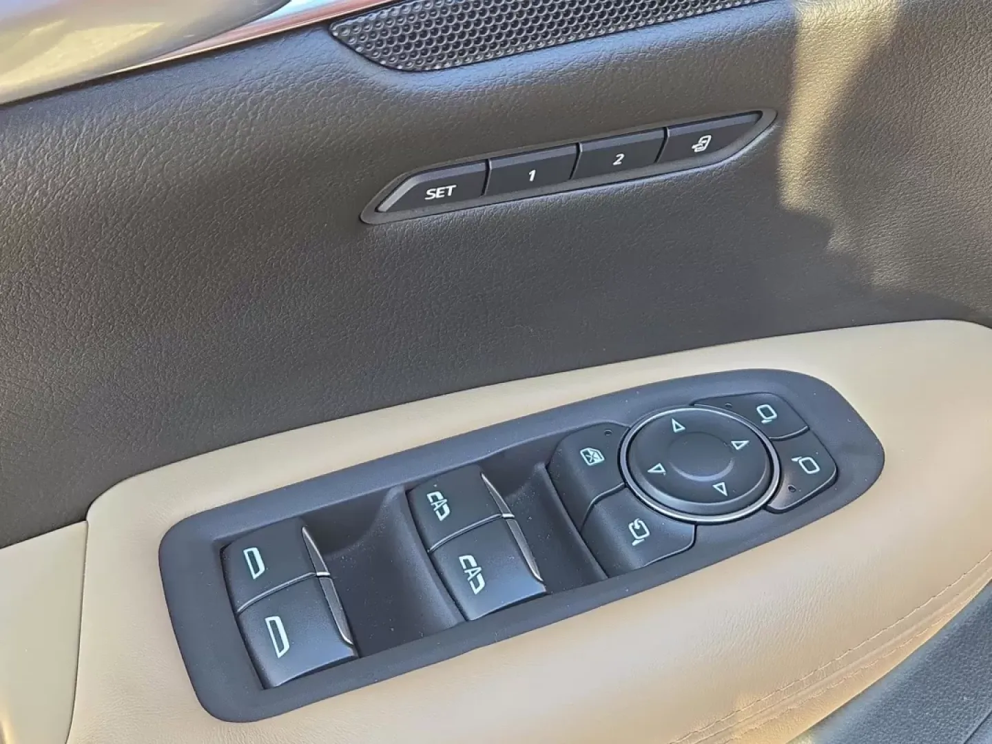 2017 /Maple Sugar Cadillac XT5 Platinum AWD (1GYKNFRS1HZ) with an Other engine, located at 3959 U.S. 80 W, Phenix City, AL, 36870, (334) 297-4885, 32.469296, -85.135185 - **Unleash Luxury and Adventure with the 2017 Cadillac XT5 Platinum AWD at Gils Auto!**<br /> <br /> Imagine driving through the vibrant streets of Phenix City, AL, with the wind in your hair and the luxurious comfort of a 2017 Cadillac XT5 Platinum AWD. This SUV is designed for those who crave a lif - Photo#10