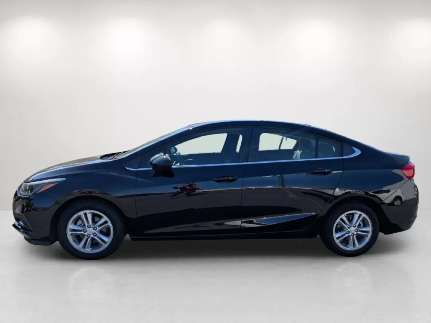 2017 /Jet Black Chevrolet Cruze LT (1G1BE5SM1H7) with an Other engine, located at 804 22nd Ave, Phenix City, AL, 36870, (334) 297-1860, 32.484749, -85.024475 - **Elevate Your Commute with the 2017 Chevrolet Cruze LT at Gils Auto, Phenix City!**<br /> <br /> Imagine transforming your daily commute into a comfortable and stylish journey. Whether you're navigating through the bustling streets of Phenix City or heading out for a weekend adventure, the 2017 Che - Photo#7