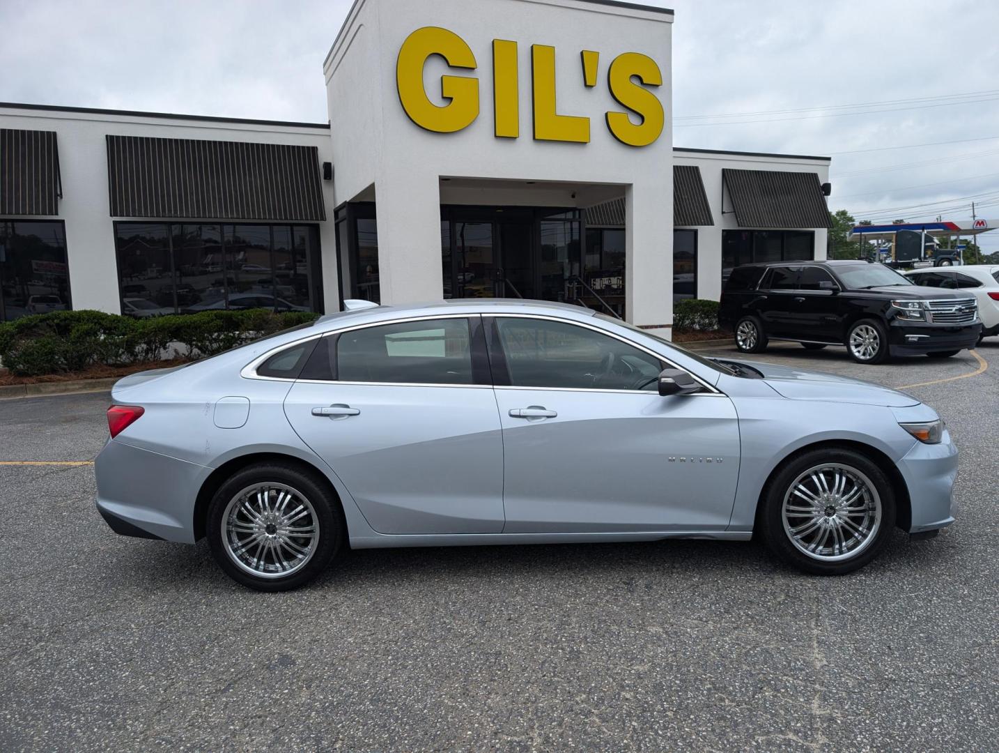 2017 /Jet Black Chevrolet Malibu LT (1G1ZE5ST9HF) with an Turbocharged Gas I4 1.5L/91 engine, 6-Speed Automatic transmission, located at 3959 U.S. 80 W, Phenix City, AL, 36870, (334) 297-4885, 32.469296, -85.135185 - 2017 Chevrolet Malibu LT - Photo#2