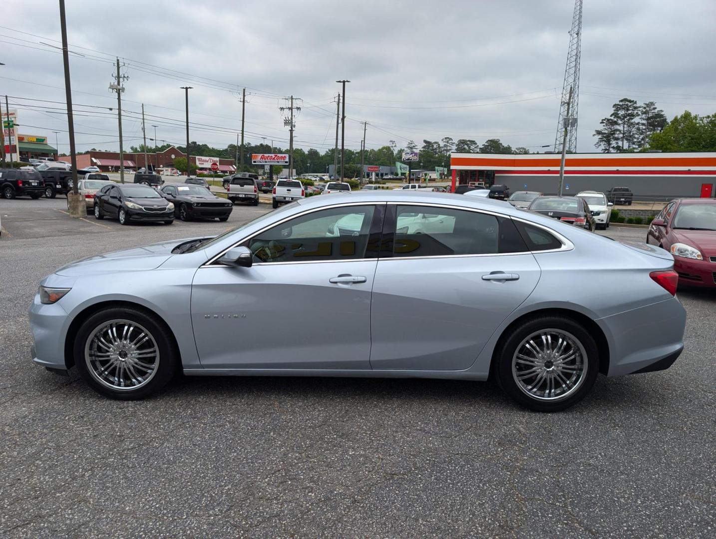 2017 /Jet Black Chevrolet Malibu LT (1G1ZE5ST9HF) with an Turbocharged Gas I4 1.5L/91 engine, 6-Speed Automatic transmission, located at 3959 U.S. 80 W, Phenix City, AL, 36870, (334) 297-4885, 32.469296, -85.135185 - 2017 Chevrolet Malibu LT - Photo#6