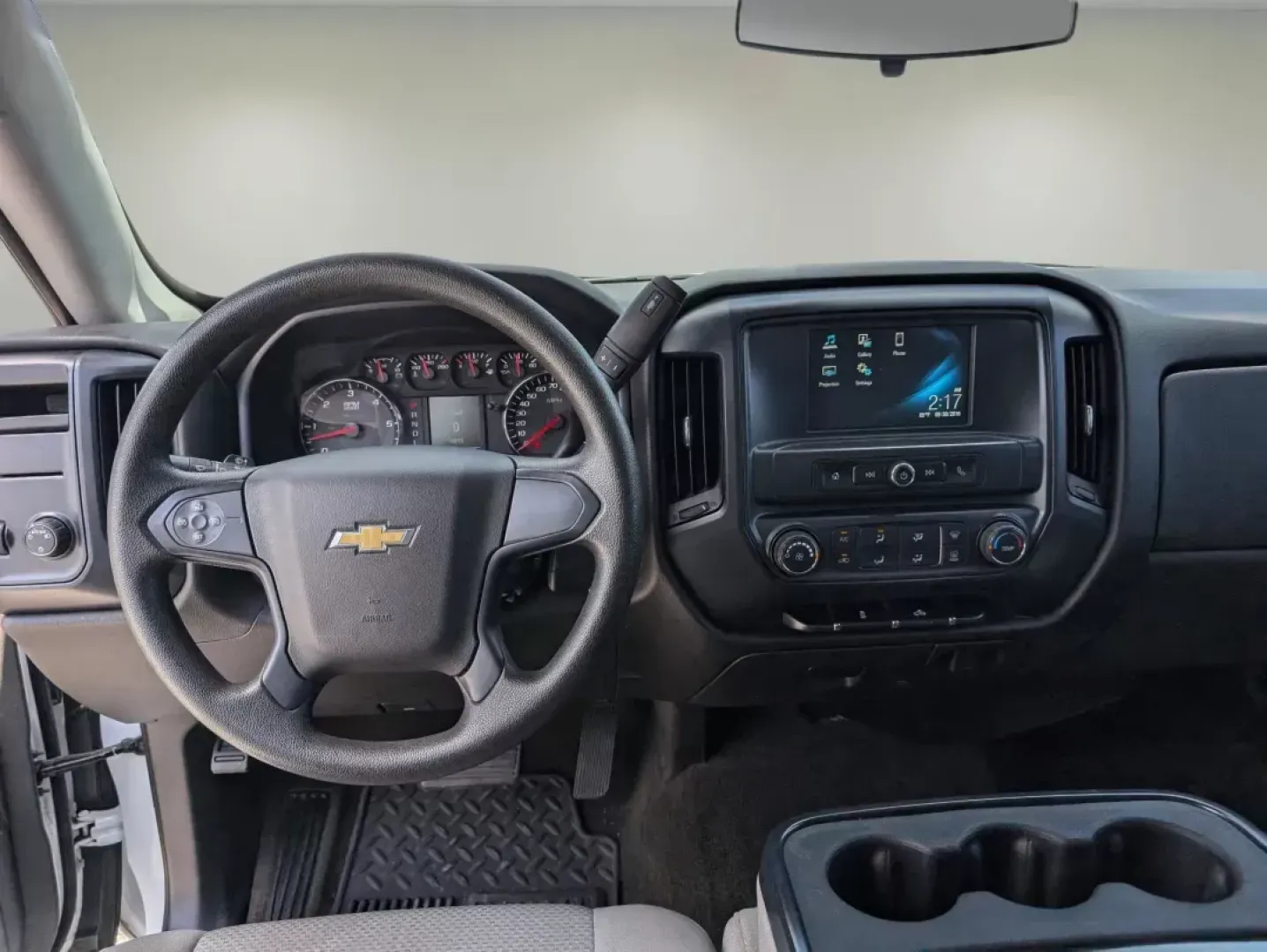 2017 /Dark Ash with Jet Black Interior Accents Chevrolet Silverado 1500 Custom (1GCRCPEC0HZ) with an Gas V8 5.3L/325 engine, 6-Speed Automatic transmission, located at 3959 U.S. 80 W, Phenix City, AL, 36870, (334) 297-4885, 32.469296, -85.135185 - 2017 Chevrolet Silverado 1500 Custom - Photo#13
