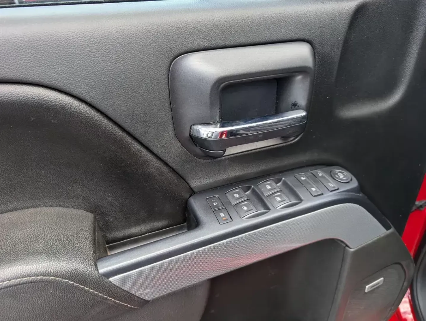 2017 /Jet Black Chevrolet Silverado 1500 LT (3GCUKREC8HG) with an Other engine, located at 3959 U.S. 80 W, Phenix City, AL, 36870, (334) 297-4885, 32.469296, -85.135185 - **Adventure Awaits with the 2017 Chevrolet Silverado 1500 LT! Perfect for Life's Journeys!**<br /> <br /> Are you ready to elevate your driving experience? Whether you're hauling gear for a weekend camping trip, commuting to work in comfort, or need a reliable truck for daily errands, the 2017 Chevr - Photo#7