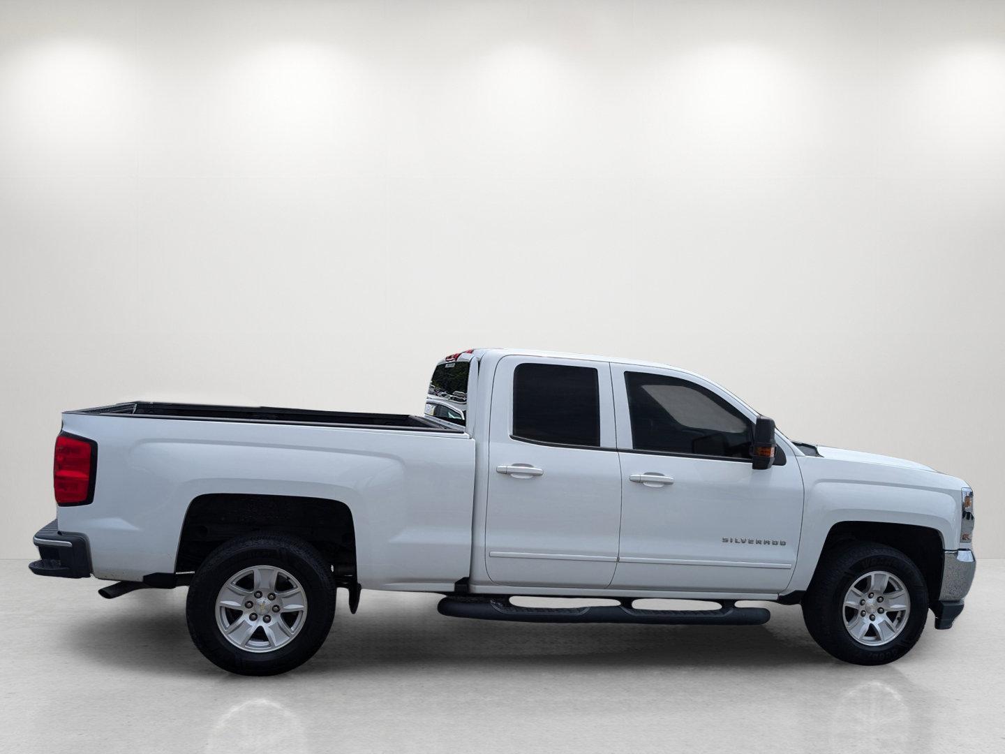 2017 /Cocoa/Dune Chevrolet Silverado 1500 LT (1GCRCRECXHZ) with an Gas/Ethanol V8 5.3L/325 engine, 6-Speed Automatic transmission, located at 3959 U.S. 80 W, Phenix City, AL, 36870, (334) 297-4885, 32.469296, -85.135185 - 2017 Chevrolet Silverado 1500 LT - Photo#3