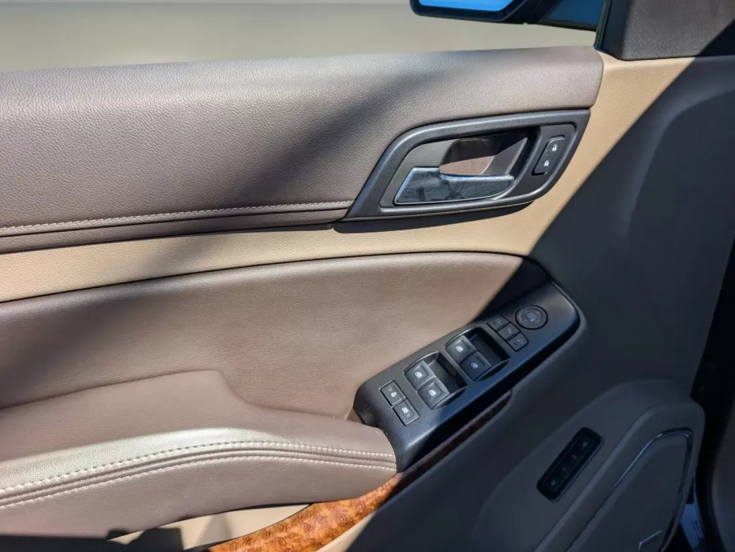 2017 /Cocoa/Dune Chevrolet Tahoe Premier (1GNSCCKC7HR) with an Other engine, located at 804 22nd Ave, Phenix City, AL, 36870, (334) 297-1860, 32.484749, -85.024475 - Are you in the market for a versatile and spacious SUV that can keep up with your active lifestyle? Look no further than this stunning 2017 Chevrolet Tahoe Premier, available now at Gils Auto in Phenix City, AL. Perfect for growing families, adventurers, or anyone who needs a reliable vehicle for lo - Photo#8