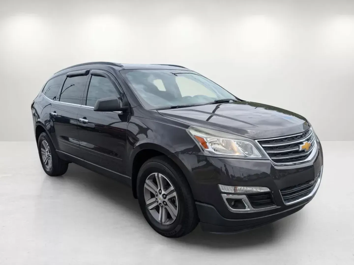 2017 /Ebony Chevrolet Traverse LT (1GNKRGKD5HJ) with an Gas V6 3.6L/217 engine, 6-Speed Automatic transmission, located at 521 Old Farm Lane Rd, Prattville, AL, 36066, (334) 325-1505, 32.482460, -86.416367 - **Adventure Awaits with the 2017 Chevrolet Traverse LT at Gils Auto - Your Reliable Buy Here Pay Here Dealership in Prattville, AL!**<br /> <br /> Are you ready to elevate your family adventures and conquer those weekend getaways? The 2017 Chevrolet Traverse LT is your perfect travel companion. With - Photo#2