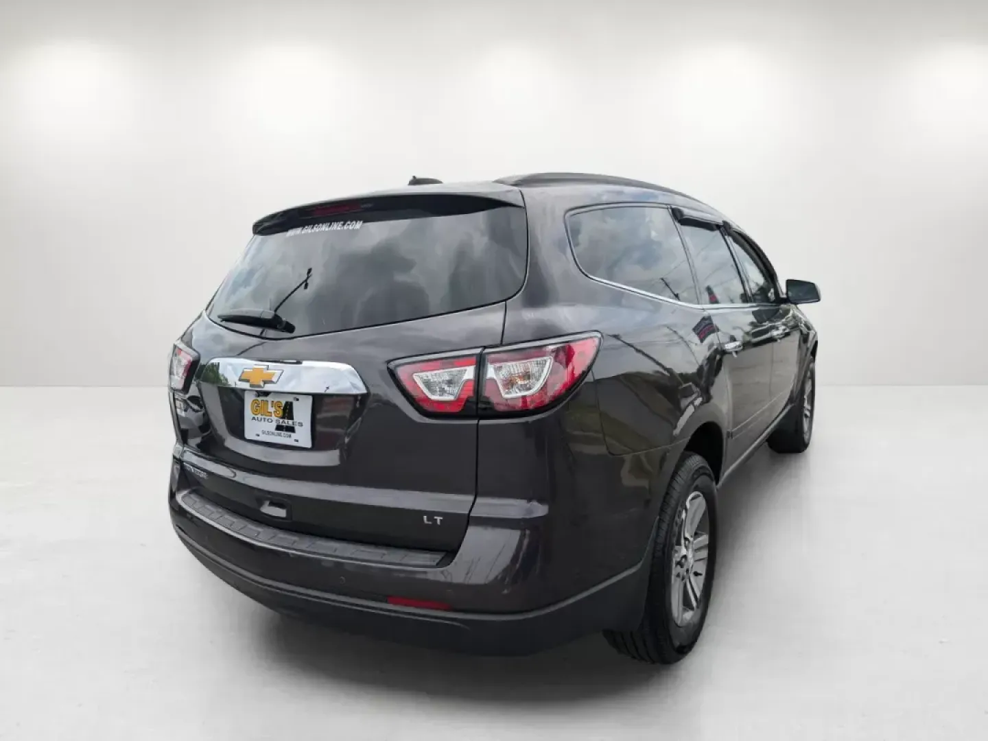 2017 /Ebony Chevrolet Traverse LT (1GNKRGKD5HJ) with an Gas V6 3.6L/217 engine, 6-Speed Automatic transmission, located at 521 Old Farm Lane Rd, Prattville, AL, 36066, (334) 325-1505, 32.482460, -86.416367 - **Adventure Awaits with the 2017 Chevrolet Traverse LT at Gils Auto - Your Reliable Buy Here Pay Here Dealership in Prattville, AL!**<br /> <br /> Are you ready to elevate your family adventures and conquer those weekend getaways? The 2017 Chevrolet Traverse LT is your perfect travel companion. With - Photo#4