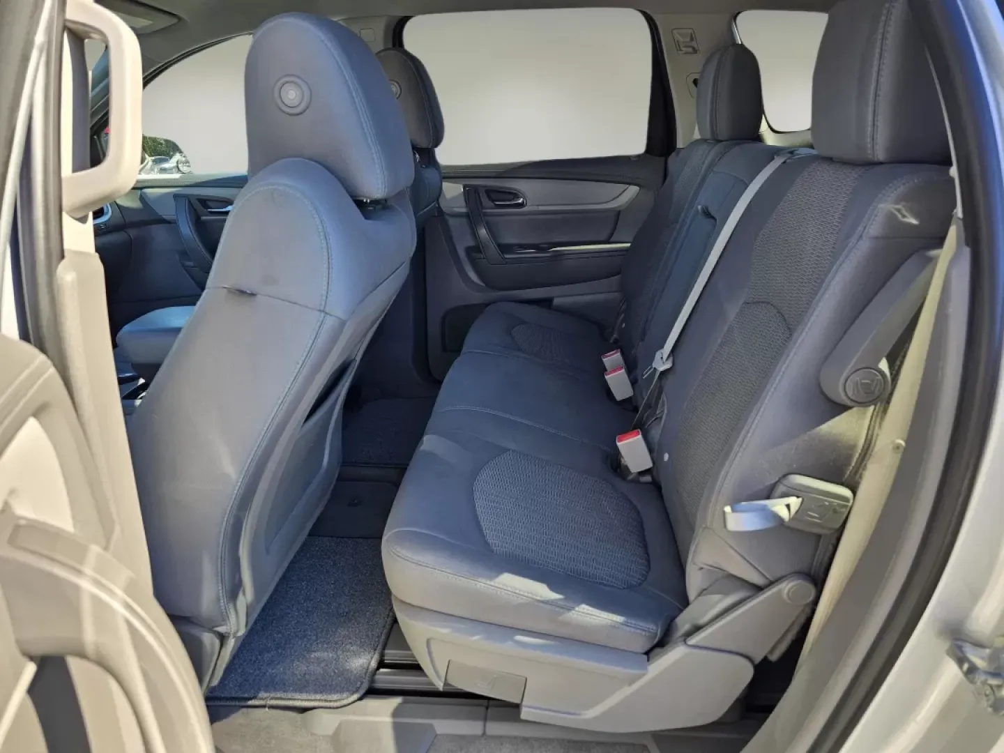 2017 /Dark Titanium/Light Titanium Chevrolet Traverse LS (1GNKRFED6HJ) with an Other engine, located at 7000 Northlake Connector, Columbus, GA, 31904, (706) 987-8085, 32.524975, -84.978134 - **Explore Your Next Adventure with the 2017 Chevrolet Traverse at Gils Auto!**<br /> <br /> Are you ready for family road trips, weekend adventures, or simply a reliable vehicle for daily commutes? Look no further than the 2017 Chevrolet Traverse LS, a versatile SUV that fits a variety of lifestyles - Photo#13