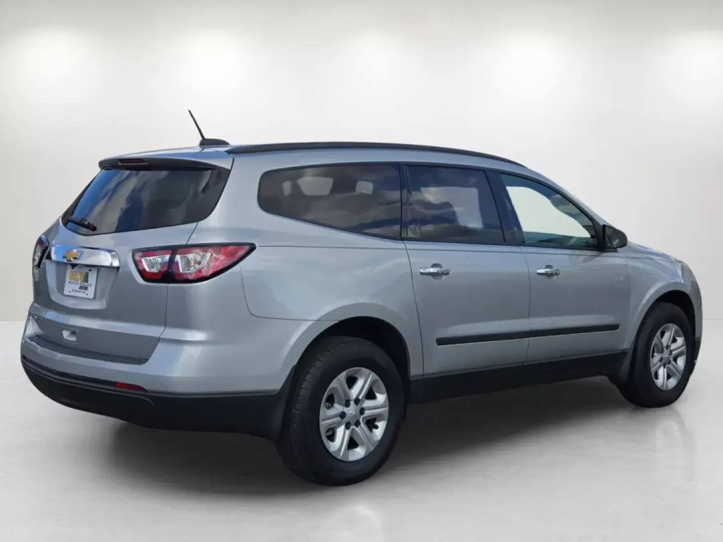 2017 /Dark Titanium/Light Titanium Chevrolet Traverse LS (1GNKRFED6HJ) with an Other engine, located at 521 Old Farm Lane Rd, Prattville, AL, 36066, (334) 325-1505, 32.482460, -86.416367 - **Explore the Open Road with the 2017 Chevrolet Traverse LS Perfect for Family Adventures!**<br /> <br /> If you're in search of a reliable and spacious SUV that fits your family's lifestyle, look no further than the 2017 Chevrolet Traverse LS available at Gils Auto in Prattville, AL. With its gene - Photo#6