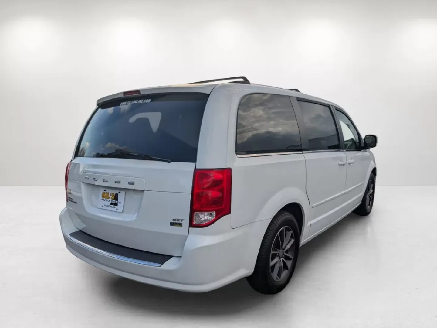 2017 /Black/Light Graystone Dodge Grand Caravan SXT (2C4RDGCG1HR) with an Other engine, located at 804 22nd Ave, Phenix City, AL, 36870, (334) 297-1860, 32.484749, -85.024475 - ### Experience Family Adventures in the 2017 Dodge Grand Caravan SXT!<br /> <br /> Are you looking for the perfect vehicle that can comfortably accommodate your growing family or serve as your reliable daily driver? Look no further than the 2017 Dodge Grand Caravan SXT, available now at Gils Auto in - Photo#4