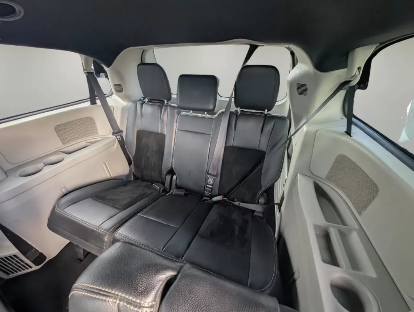 2017 /Black/Light Graystone Dodge Grand Caravan SXT (2C4RDGCG1HR) with an Other engine, located at 804 22nd Ave, Phenix City, AL, 36870, (334) 297-1860, 32.484749, -85.024475 - ### Experience Family Adventures in the 2017 Dodge Grand Caravan SXT!<br /> <br /> Are you looking for the perfect vehicle that can comfortably accommodate your growing family or serve as your reliable daily driver? Look no further than the 2017 Dodge Grand Caravan SXT, available now at Gils Auto in - Photo#11