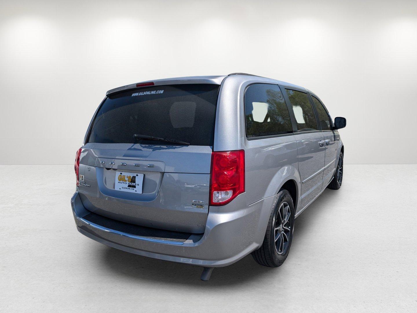 2017 /Black Dodge Grand Caravan GT (2C4RDGEG0HR) with an Regular Unleaded V-6 3.6 L/220 engine, 6-Speed Multi-Speed Automatic w/OD transmission, located at 804 22nd Ave, Phenix City, AL, 36870, (334) 297-1860, 32.484749, -85.024475 - 2017 Dodge Grand Caravan GT - Photo#4