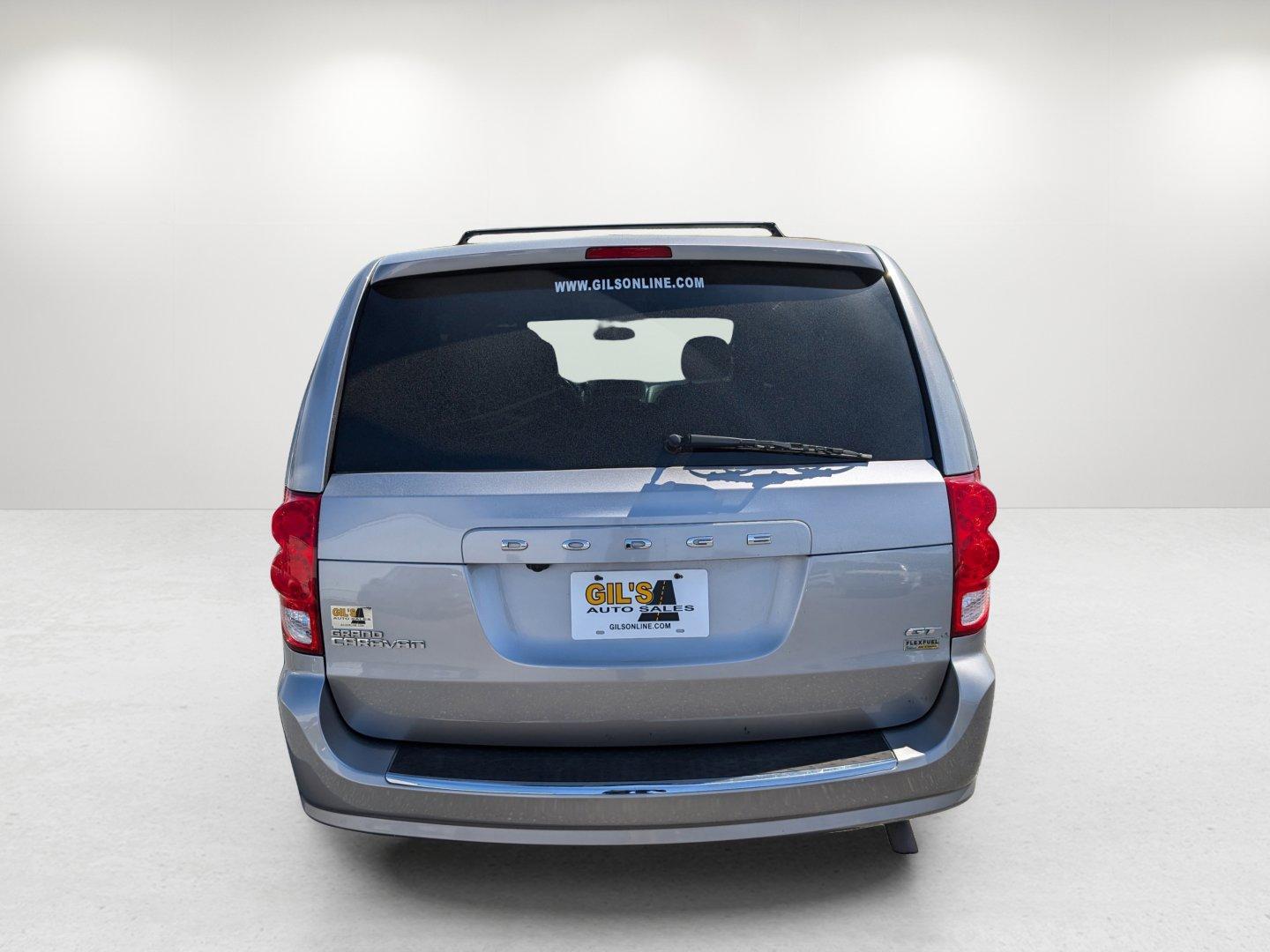 2017 /Black Dodge Grand Caravan GT (2C4RDGEG0HR) with an Regular Unleaded V-6 3.6 L/220 engine, 6-Speed Multi-Speed Automatic w/OD transmission, located at 804 22nd Ave, Phenix City, AL, 36870, (334) 297-1860, 32.484749, -85.024475 - 2017 Dodge Grand Caravan GT - Photo#5