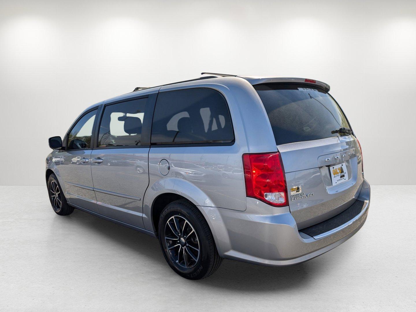 2017 /Black Dodge Grand Caravan GT (2C4RDGEG0HR) with an Regular Unleaded V-6 3.6 L/220 engine, 6-Speed Multi-Speed Automatic w/OD transmission, located at 804 22nd Ave, Phenix City, AL, 36870, (334) 297-1860, 32.484749, -85.024475 - 2017 Dodge Grand Caravan GT - Photo#6