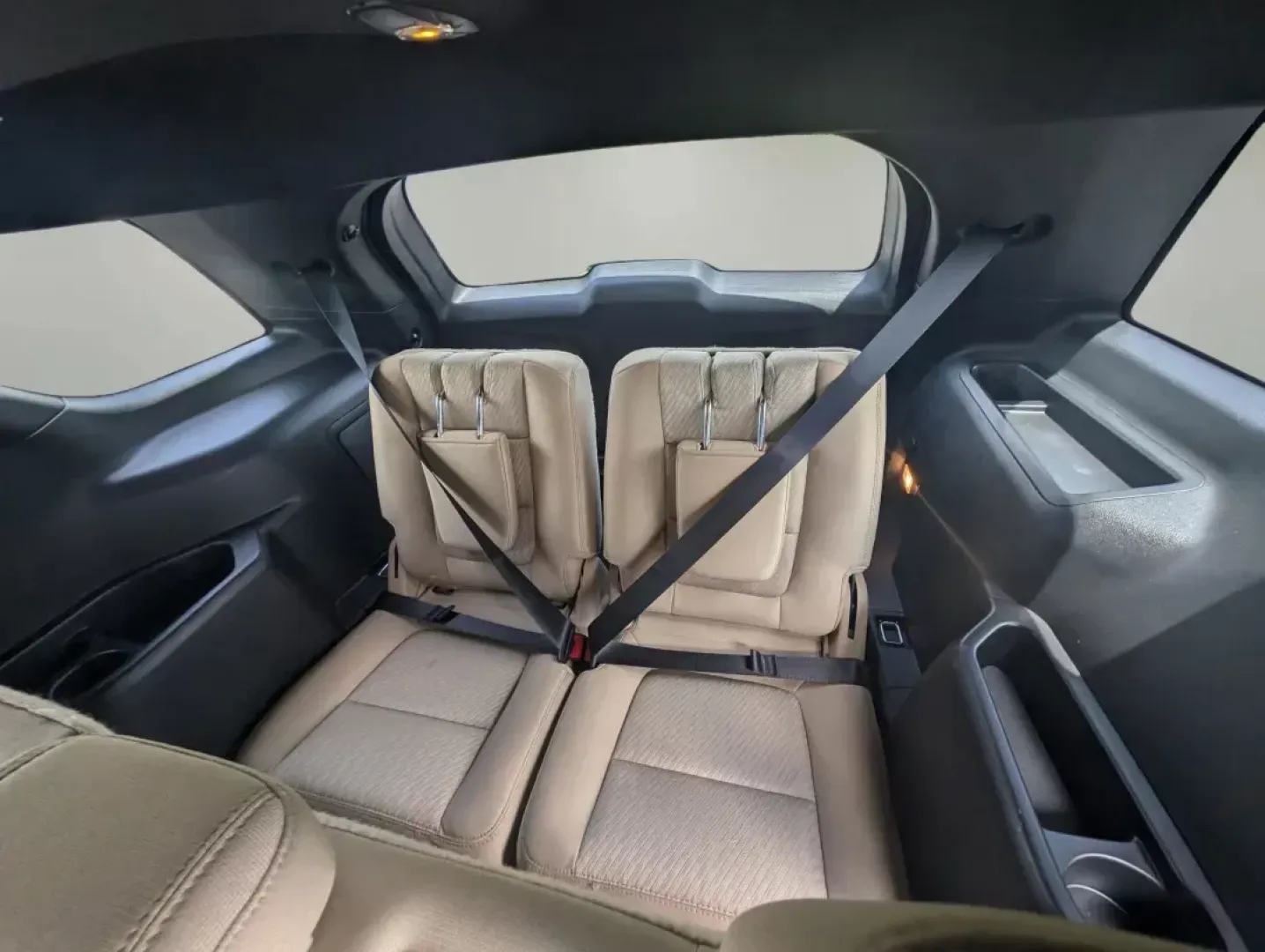 2017 Ford Explorer Base (1FM5K7BH5HG) with an Intercooled Turbo Premium Unleaded I-4 2.3 L/140 engine, 6-Speed Automatic w/OD transmission, located at 3959 U.S. 80 W, Phenix City, AL, 36870, (334) 297-4885, 32.469296, -85.135185 - 2017 Ford Explorer Base - Photo#11