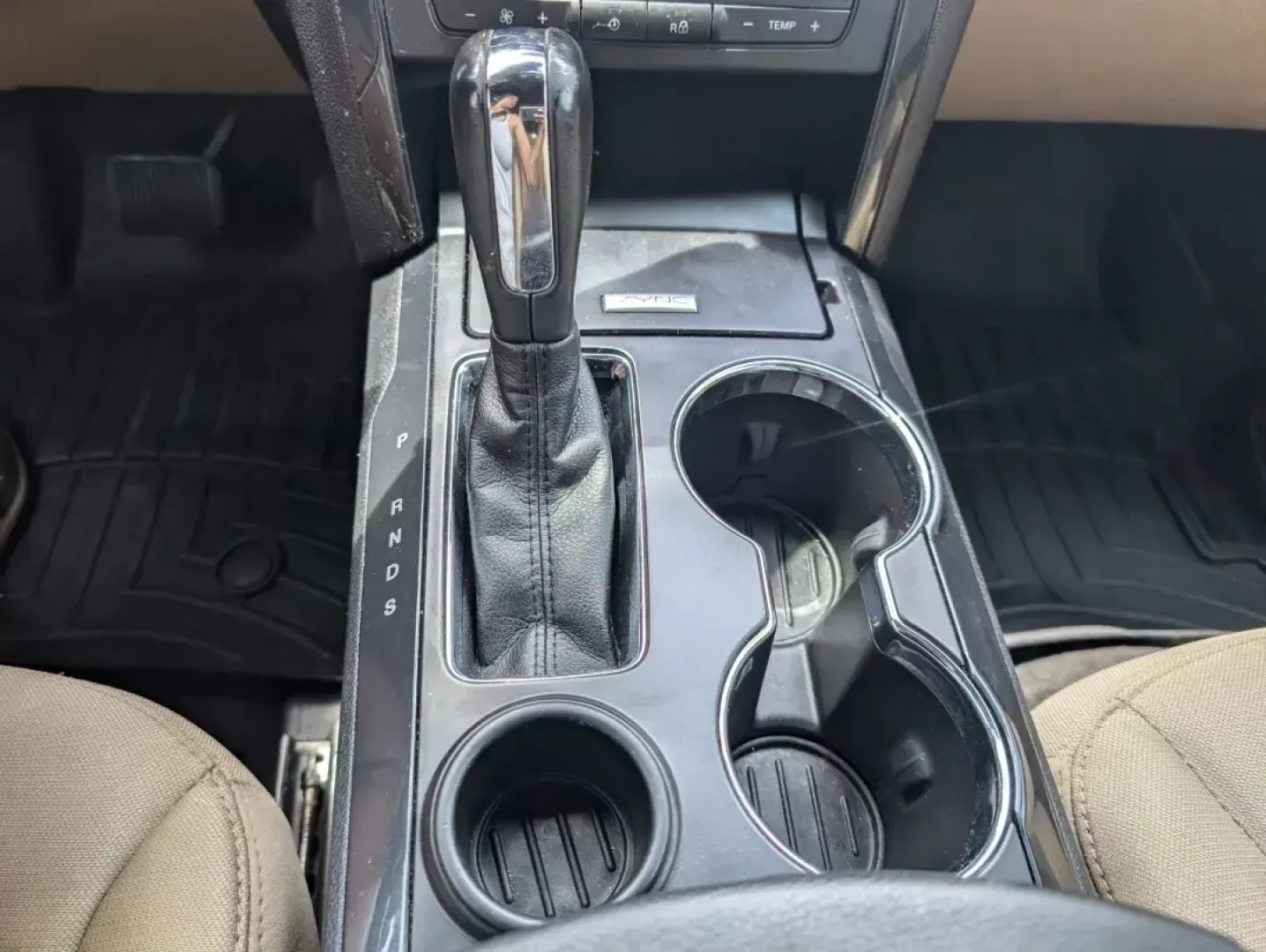 2017 Ford Explorer Base (1FM5K7BH5HG) with an Intercooled Turbo Premium Unleaded I-4 2.3 L/140 engine, 6-Speed Automatic w/OD transmission, located at 3959 U.S. 80 W, Phenix City, AL, 36870, (334) 297-4885, 32.469296, -85.135185 - 2017 Ford Explorer Base - Photo#13