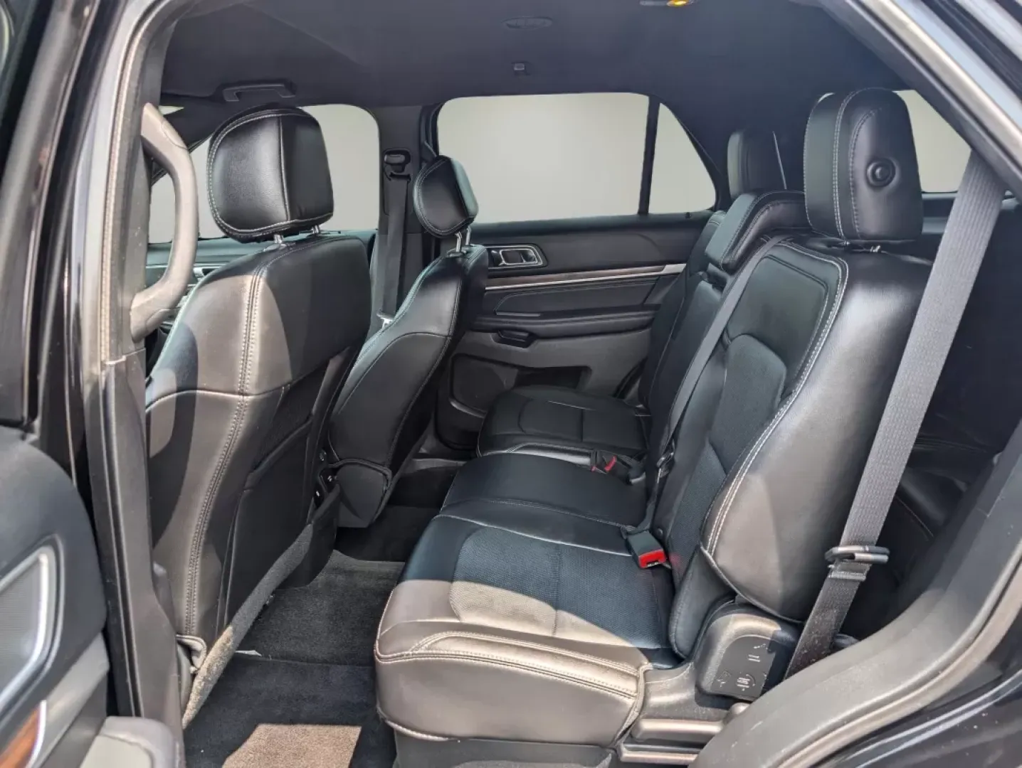 2017 Ford Explorer Limited (1FM5K7F85HG) with an Other engine, located at 7000 Northlake Connector, Columbus, GA, 31904, (706) 987-8085, 32.524975, -84.978134 - 2017 Ford Explorer Limited - Photo#10