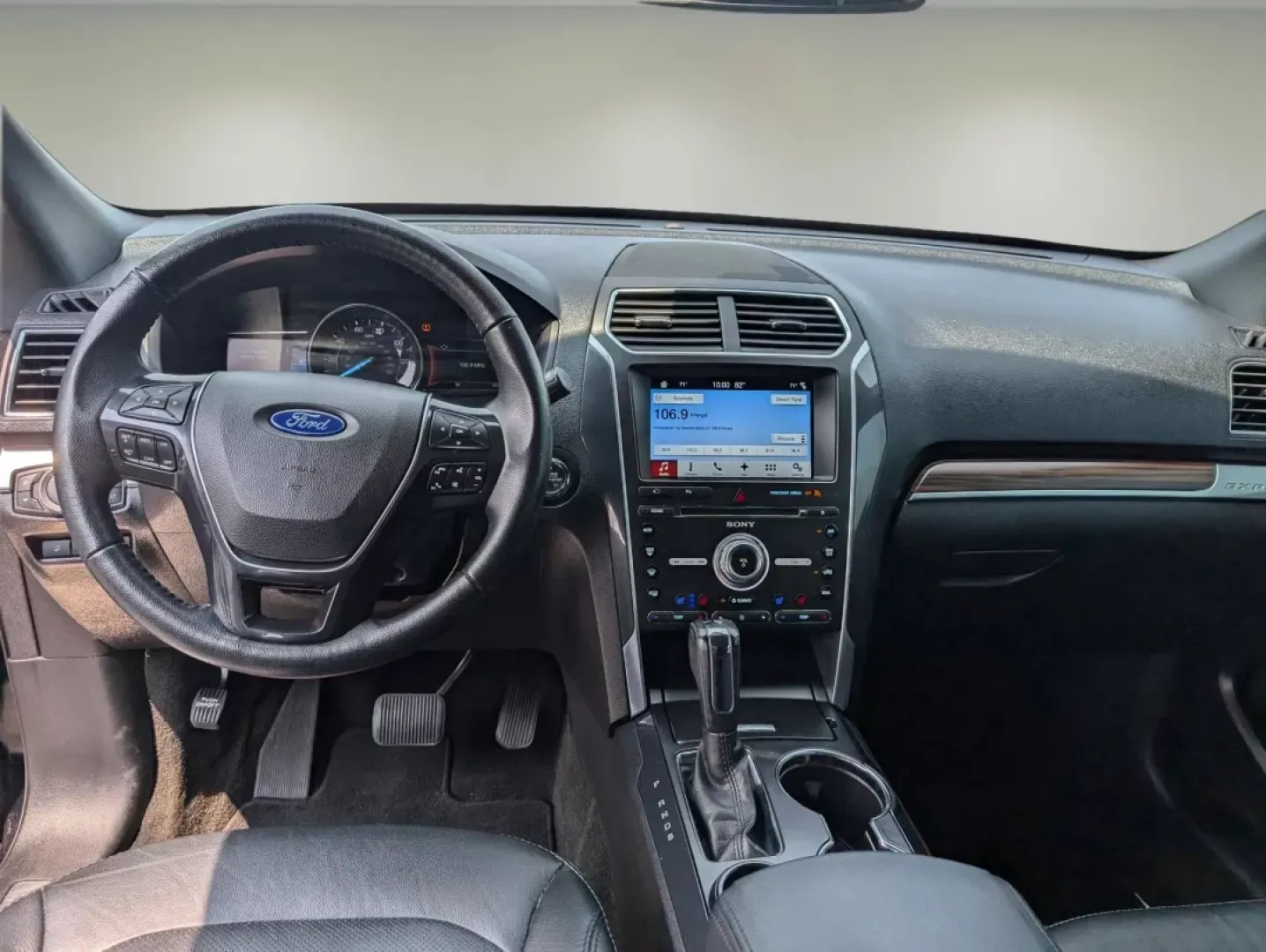2017 Ford Explorer Limited (1FM5K7F85HG) with an Other engine, located at 7000 Northlake Connector, Columbus, GA, 31904, (706) 987-8085, 32.524975, -84.978134 - 2017 Ford Explorer Limited - Photo#12