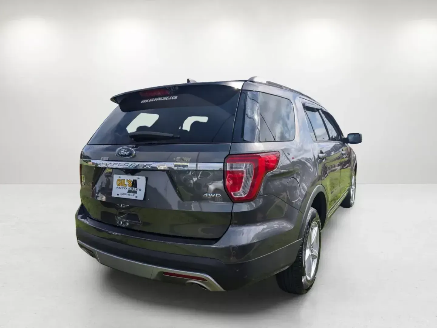 2017 Ford Explorer XLT (1FM5K8D83HG) with an Regular Unleaded V-6 3.5 L/213 engine, 6-Speed Automatic w/OD transmission, located at 3959 U.S. 80 W, Phenix City, AL, 36870, (334) 297-4885, 32.469296, -85.135185 - 2017 Ford Explorer XLT - Photo#5