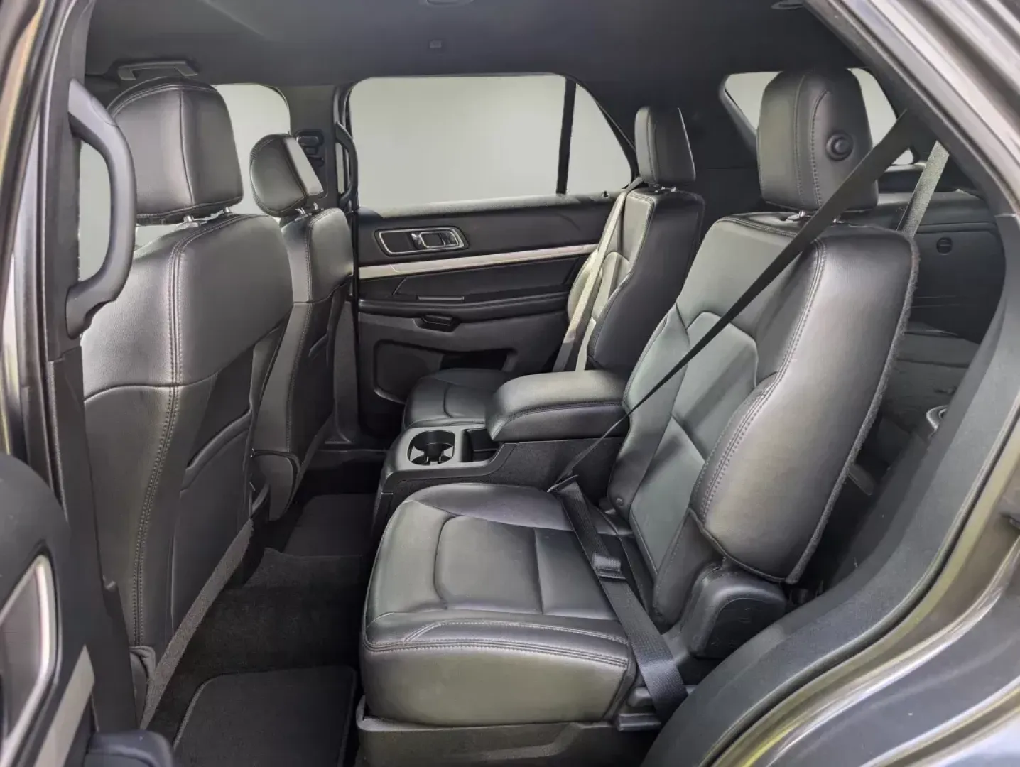 2017 Ford Explorer XLT (1FM5K8D83HG) with an Regular Unleaded V-6 3.5 L/213 engine, 6-Speed Automatic w/OD transmission, located at 3959 U.S. 80 W, Phenix City, AL, 36870, (334) 297-4885, 32.469296, -85.135185 - 2017 Ford Explorer XLT - Photo#11