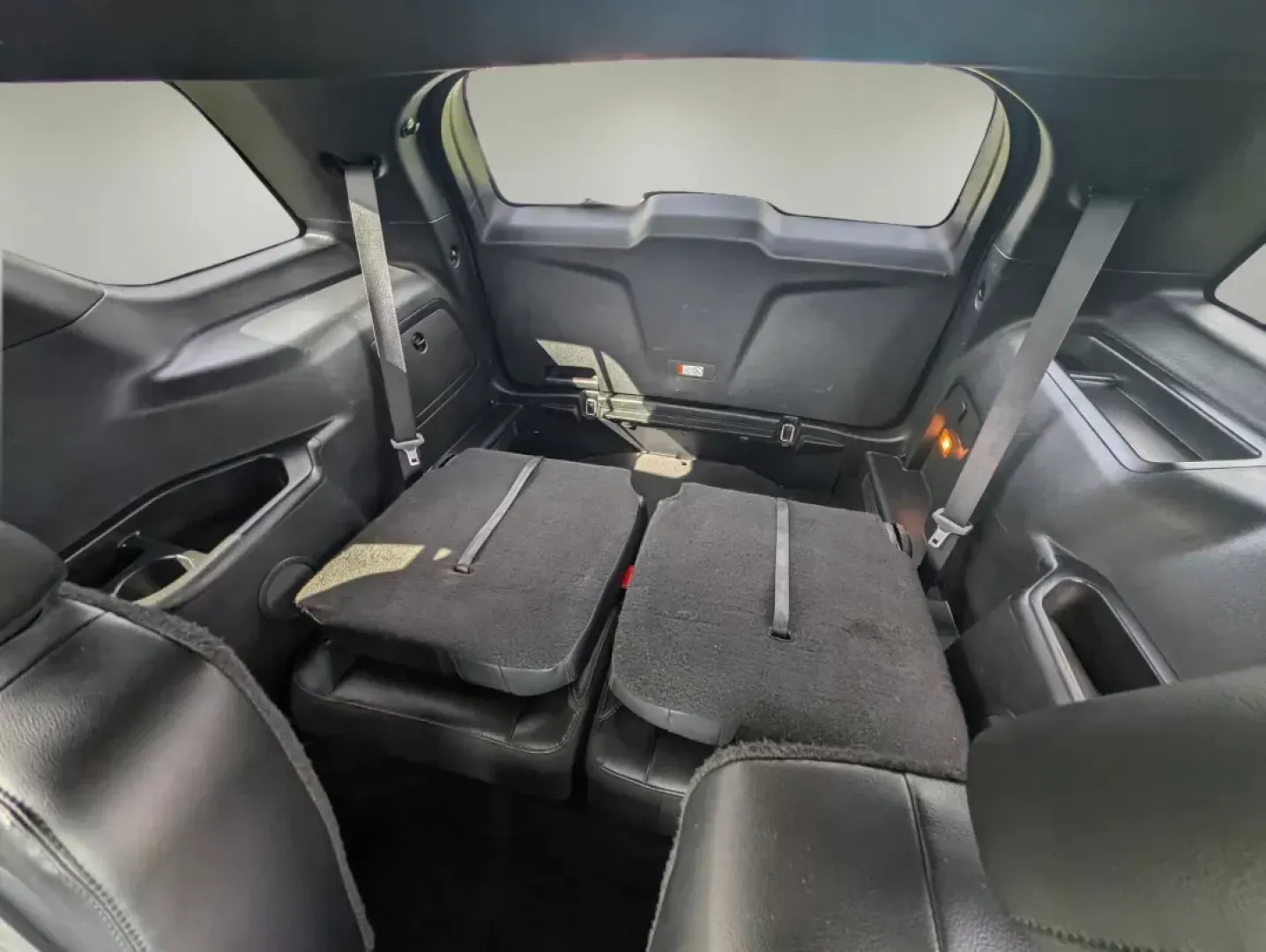 2017 Ford Explorer XLT (1FM5K8D83HG) with an Regular Unleaded V-6 3.5 L/213 engine, 6-Speed Automatic w/OD transmission, located at 3959 U.S. 80 W, Phenix City, AL, 36870, (334) 297-4885, 32.469296, -85.135185 - 2017 Ford Explorer XLT - Photo#12
