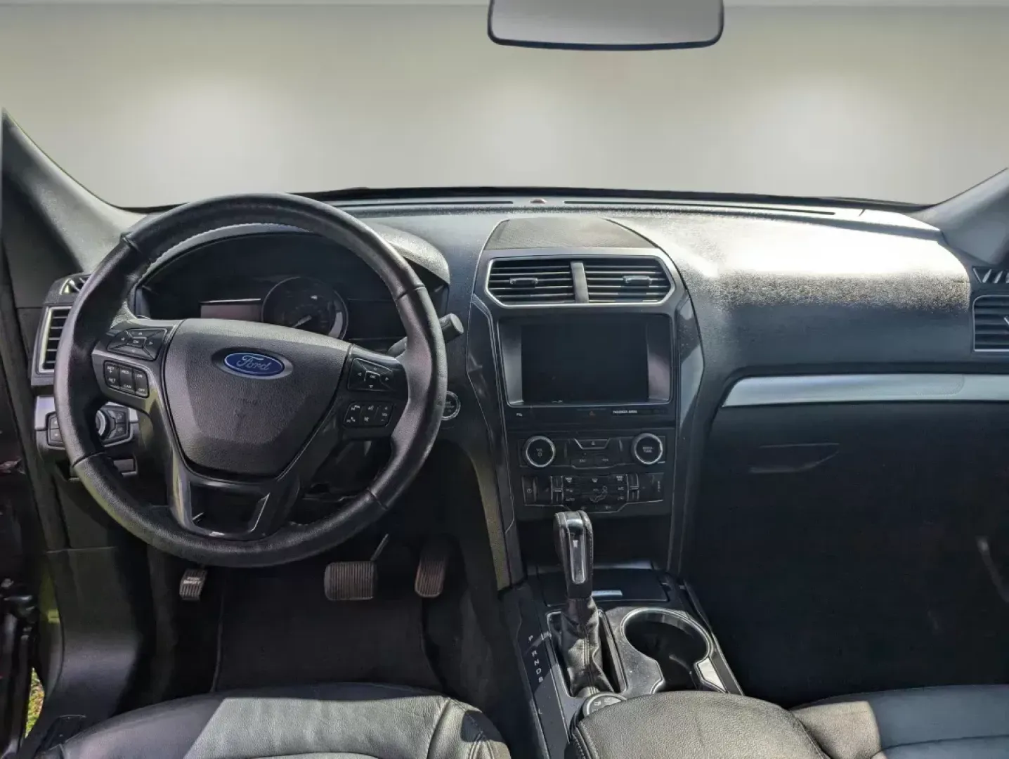 2017 Ford Explorer XLT (1FM5K8D83HG) with an Regular Unleaded V-6 3.5 L/213 engine, 6-Speed Automatic w/OD transmission, located at 3959 U.S. 80 W, Phenix City, AL, 36870, (334) 297-4885, 32.469296, -85.135185 - 2017 Ford Explorer XLT - Photo#13