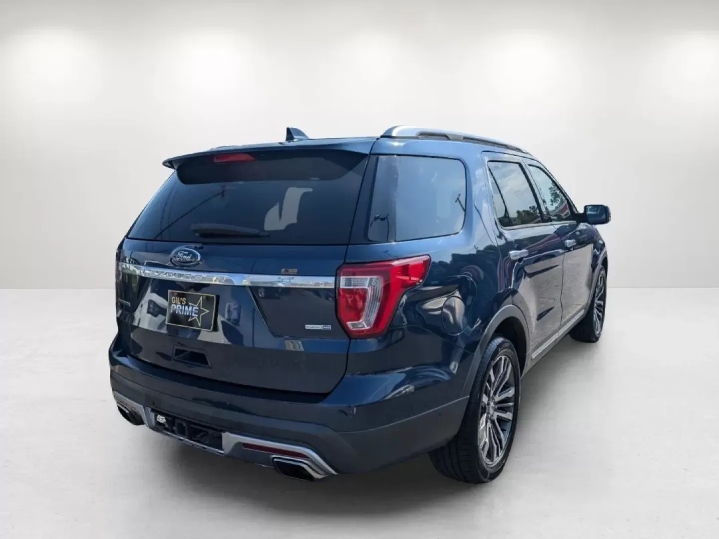 2017 Ford Explorer Platinum (1FM5K8HT7HG) with an Other engine, located at 7000 Northlake Connector, Columbus, GA, 31904, (706) 987-8085, 32.524975, -84.978134 - **Discover the Ultimate Family SUV: 2017 Ford Explorer Platinum at Gils Auto!**<br /> <br /> Are you looking for a vehicle that can transform your family outings into unforgettable adventures? The 2017 Ford Explorer Platinum is the perfect solution for growing families, outdoor enthusiasts, and anyo - Photo#5