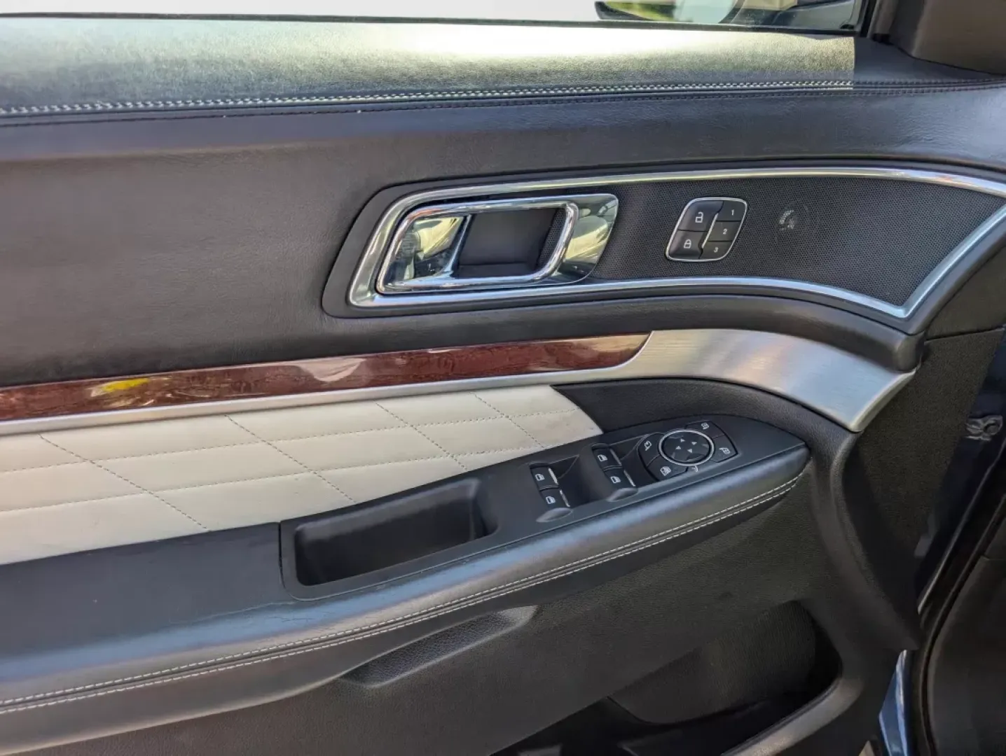 2017 Ford Explorer Platinum (1FM5K8HT7HG) with an Other engine, located at 7000 Northlake Connector, Columbus, GA, 31904, (706) 987-8085, 32.524975, -84.978134 - **Discover the Ultimate Family SUV: 2017 Ford Explorer Platinum at Gils Auto!**<br /> <br /> Are you looking for a vehicle that can transform your family outings into unforgettable adventures? The 2017 Ford Explorer Platinum is the perfect solution for growing families, outdoor enthusiasts, and anyo - Photo#9