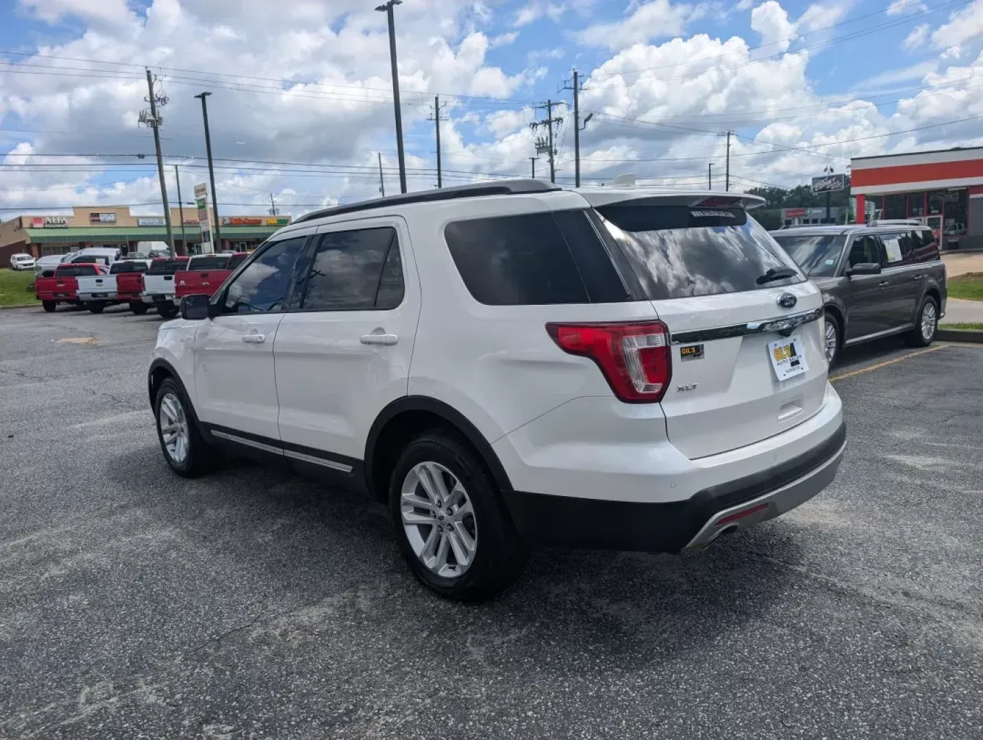 2017 Ford Explorer XLT (1FM5K7D86HG) with an Other engine, located at 3959 U.S. 80 W, Phenix City, AL, 36870, (334) 297-4885, 32.469296, -85.135185 - **Discover Adventure with the 2017 Ford Explorer XLT Your Perfect Family SUV!**<br /> <br /> Are you ready to embark on new family adventures or make those daily commutes more enjoyable? Picture this: a spacious, comfortable SUV that's ready for weekend getaways, school drop-offs, and everything in - Photo#6