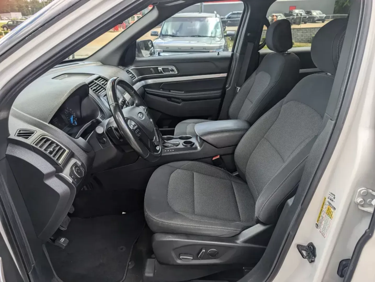 2017 Ford Explorer XLT (1FM5K7D86HG) with an Other engine, located at 3959 U.S. 80 W, Phenix City, AL, 36870, (334) 297-4885, 32.469296, -85.135185 - **Discover Adventure with the 2017 Ford Explorer XLT Your Perfect Family SUV!**<br /> <br /> Are you ready to embark on new family adventures or make those daily commutes more enjoyable? Picture this: a spacious, comfortable SUV that's ready for weekend getaways, school drop-offs, and everything in - Photo#9