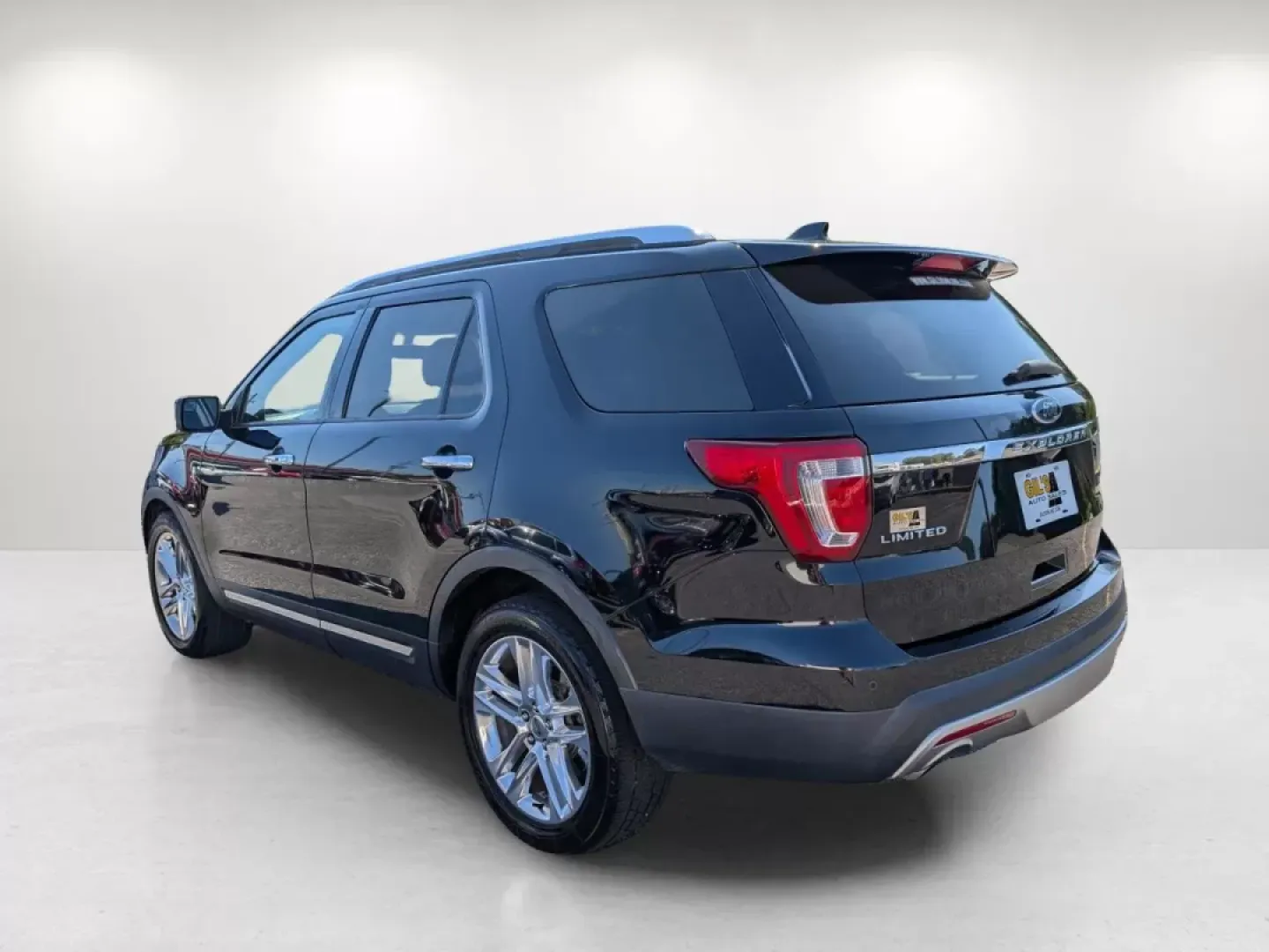 2017 Ford Explorer Limited (1FM5K7FH8HG) with an Other engine, located at 804 22nd Ave, Phenix City, AL, 36870, (334) 297-1860, 32.484749, -85.024475 - **Discover Adventure with the 2017 Ford Explorer Limited at Gils Auto - Phenix City #2!** <br /> <br /> Are you ready to elevate your lifestyle with a vehicle that combines comfort, versatility, and style? The 2017 Ford Explorer Limited is the perfect companion for family road trips, weekend getawa - Photo#7