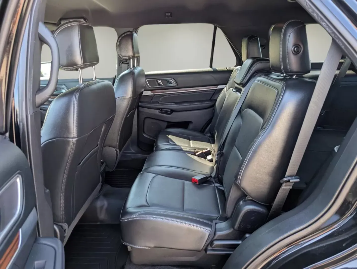 2017 Ford Explorer Limited (1FM5K7FH8HG) with an Other engine, located at 804 22nd Ave, Phenix City, AL, 36870, (334) 297-1860, 32.484749, -85.024475 - **Discover Adventure with the 2017 Ford Explorer Limited at Gils Auto - Phenix City #2!** <br /> <br /> Are you ready to elevate your lifestyle with a vehicle that combines comfort, versatility, and style? The 2017 Ford Explorer Limited is the perfect companion for family road trips, weekend getawa - Photo#11