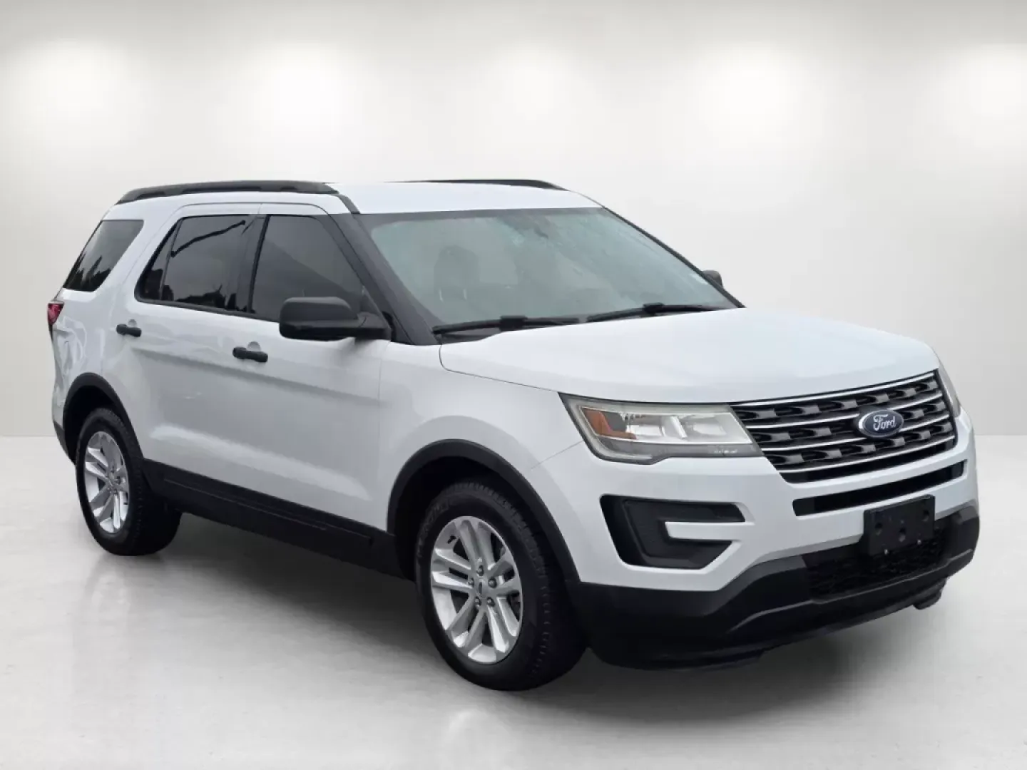 2017 Ford Explorer Base (1FM5K7B82HG) with an Other engine, located at 1430 Gateway Drive, Opelika, AL, 36801, (334) 239-0944, 32.637871, -85.409790 - **Unleash Adventure with the 2017 Ford Explorer at Gils Auto - Phenix City!**<br /> <br /> Are you ready to explore new horizons with your family or embark on thrilling weekend adventures? The 2017 Ford Explorer, available now at Gils Auto in Phenix City, AL, is the perfect vehicle to elevate your l - Photo#1