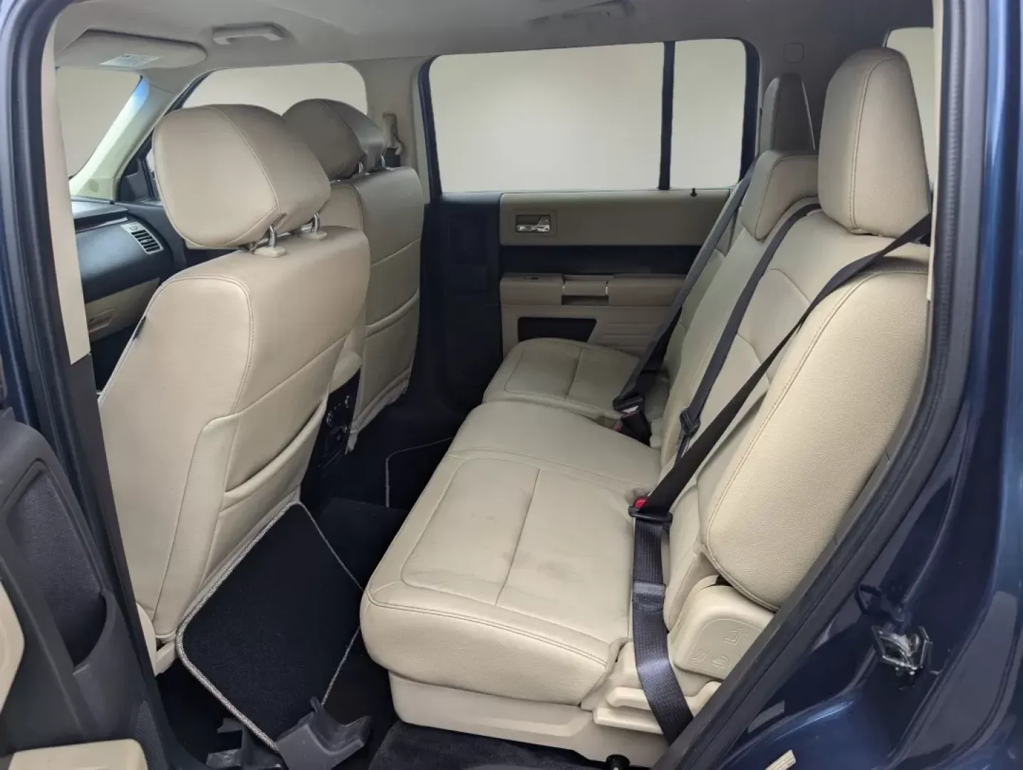 2017 Ford Flex SEL (2FMGK5C8XHB) with an Other engine, located at 804 22nd Ave, Phenix City, AL, 36870, (334) 297-1860, 32.484749, -85.024475 - **Discover Your Next Adventure with the 2017 Ford Flex SEL in Columbus, GA!**<br /> <br /> If you're on the lookout for a versatile and spacious vehicle that perfectly fits your active lifestyle, look no further than the 2017 Ford Flex SEL, available now at Gils Auto in Columbus, GA. This stylish cr - Photo#10